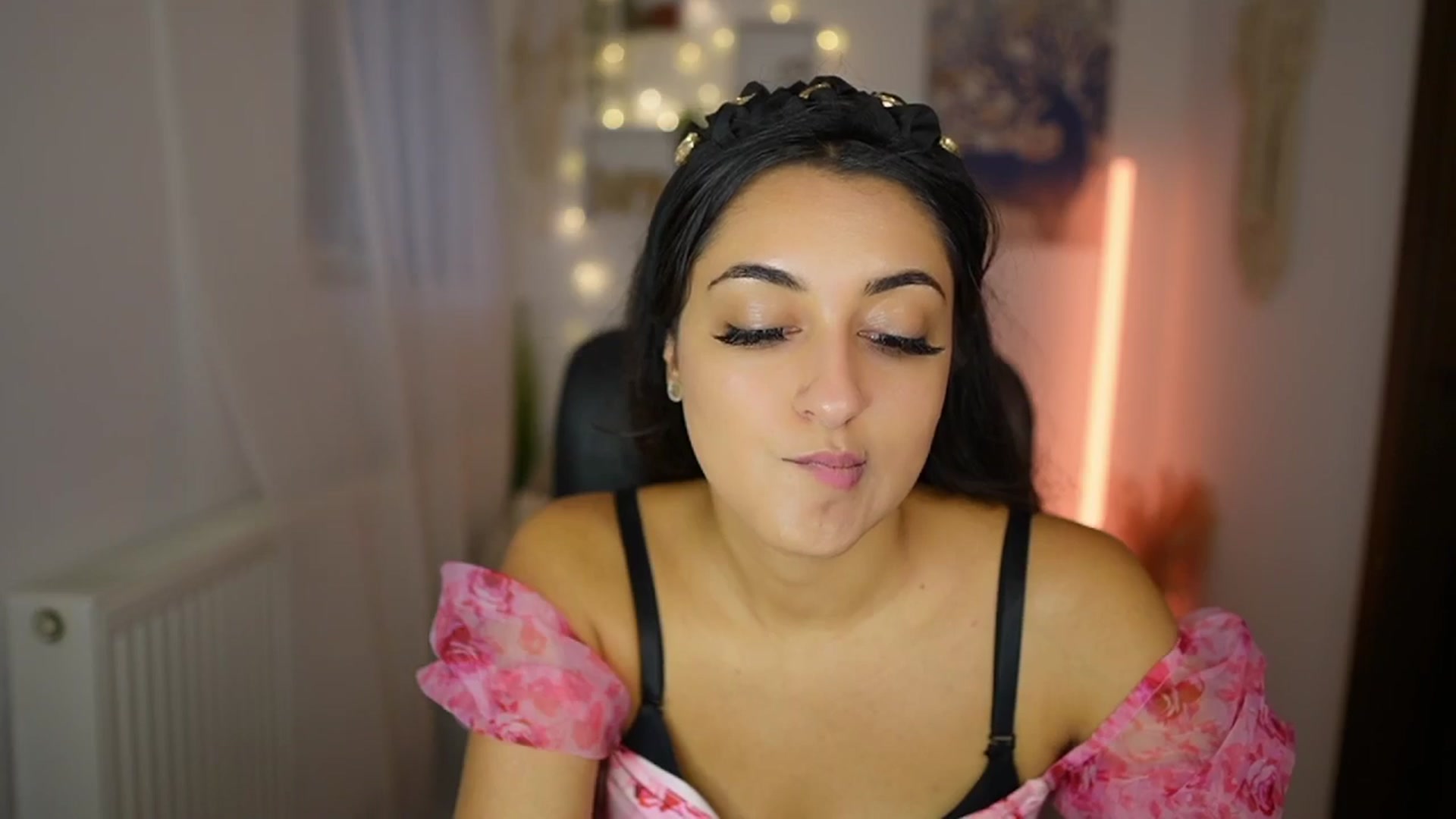 Gallery image thumbnail from Frida_Sante18's myfreecams stream on, 07/18/2024, 18:01 image 14 of 20