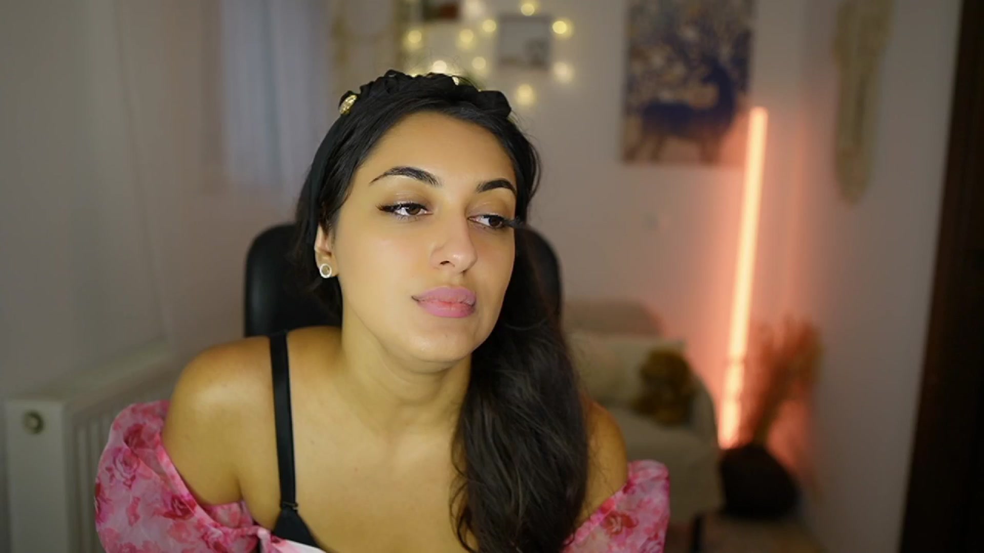 Gallery image thumbnail from Frida_Sante18's myfreecams stream on, 07/18/2024, 18:01 image 6 of 20