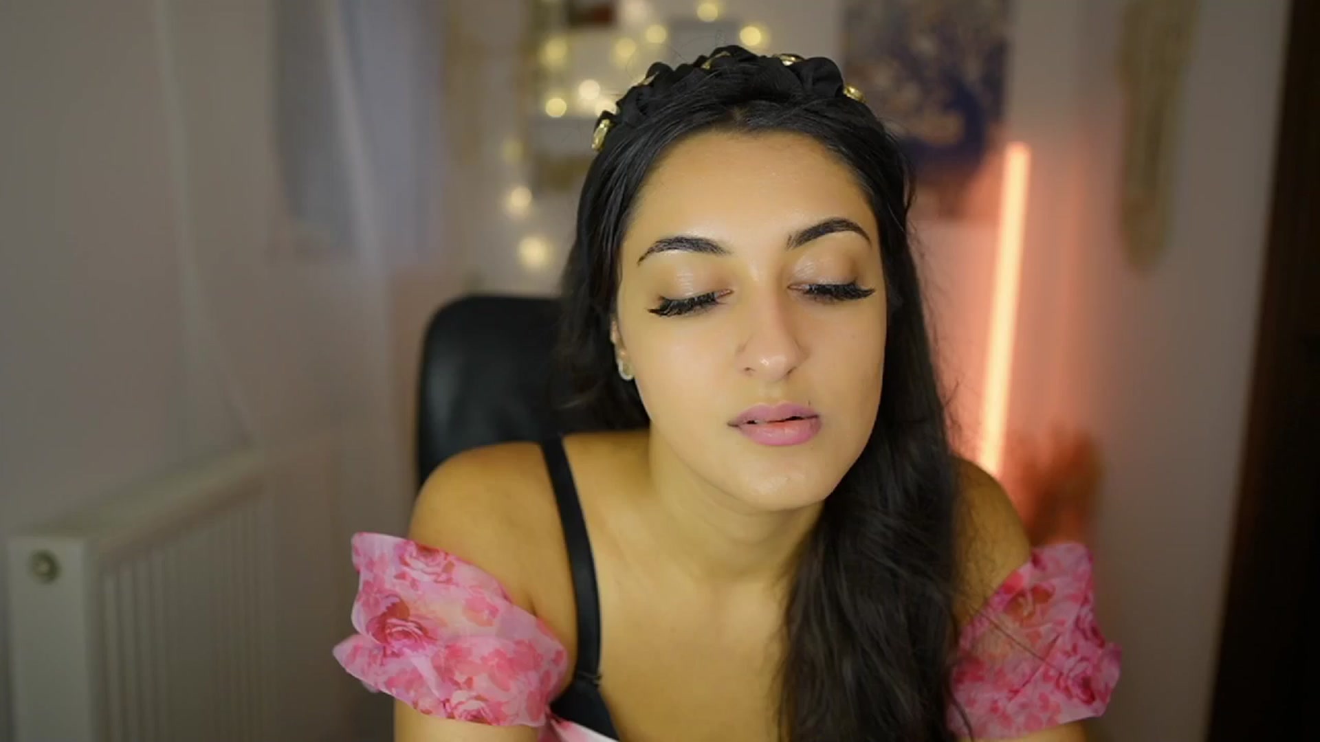 Gallery image thumbnail from Frida_Sante18's myfreecams stream on, 07/18/2024, 18:01 image 9 of 20