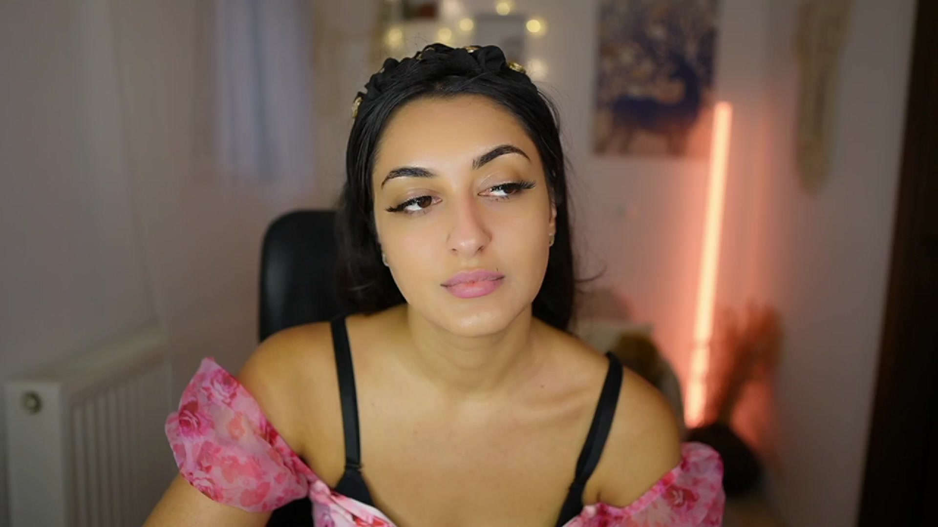Gallery image thumbnail from Frida_Sante18's myfreecams stream on, 07/18/2024, 18:01 image 10 of 20