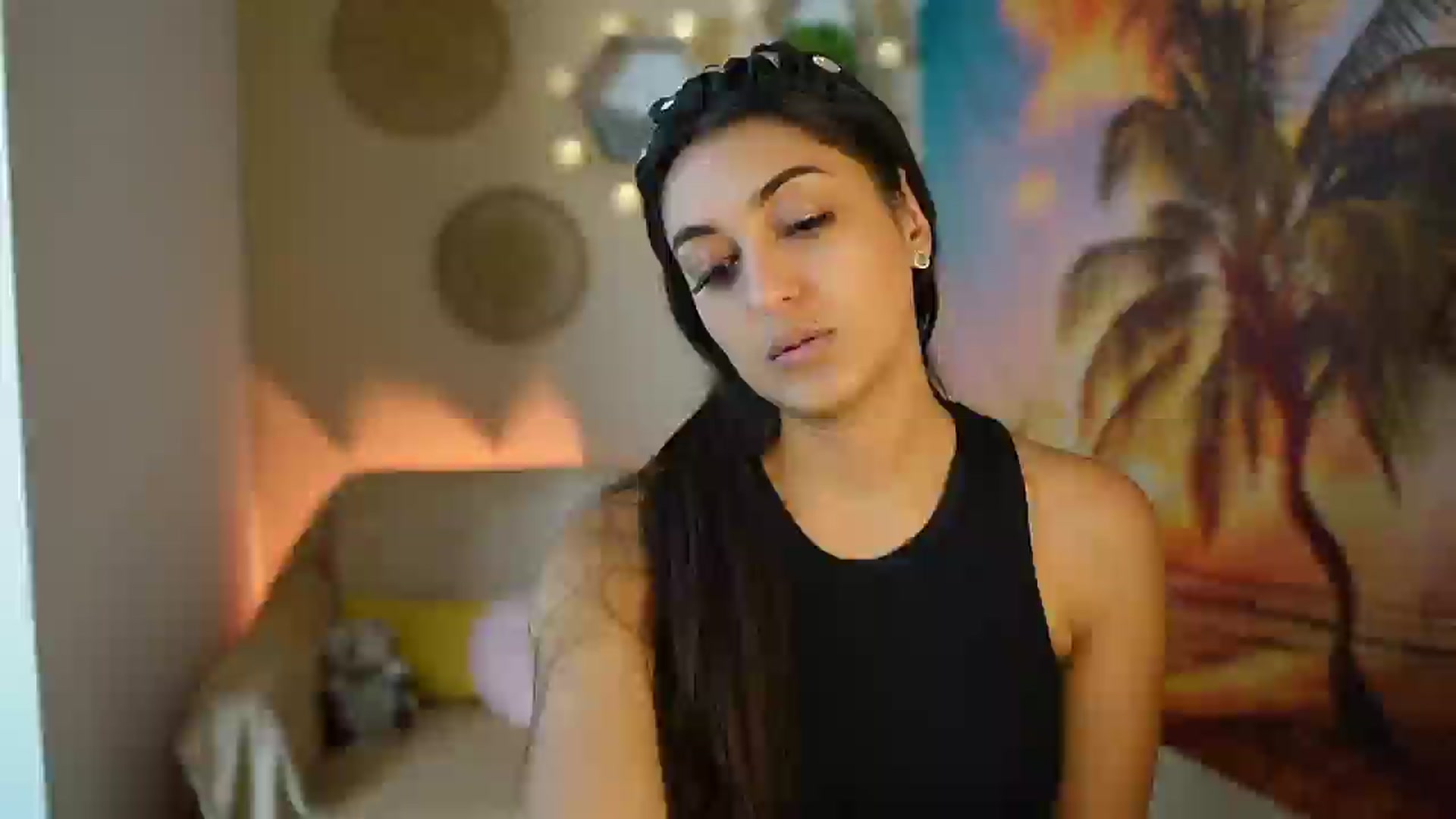 Gallery image thumbnail from Frida_Sante18's myfreecams stream on, 07/25/2024, 18:35 image 16 of 20
