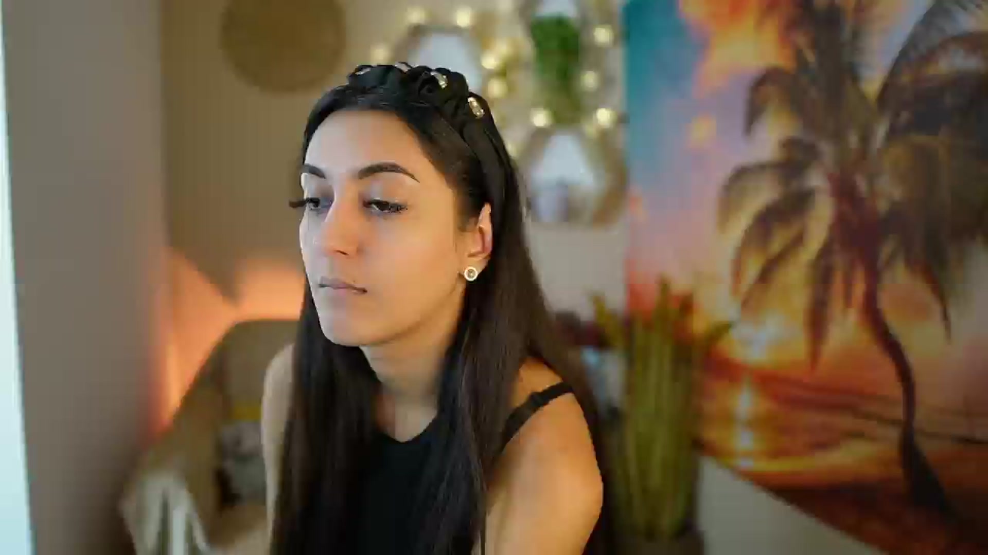 Gallery image thumbnail from Frida_Sante18's myfreecams stream on, 07/25/2024, 18:35 image 4 of 20
