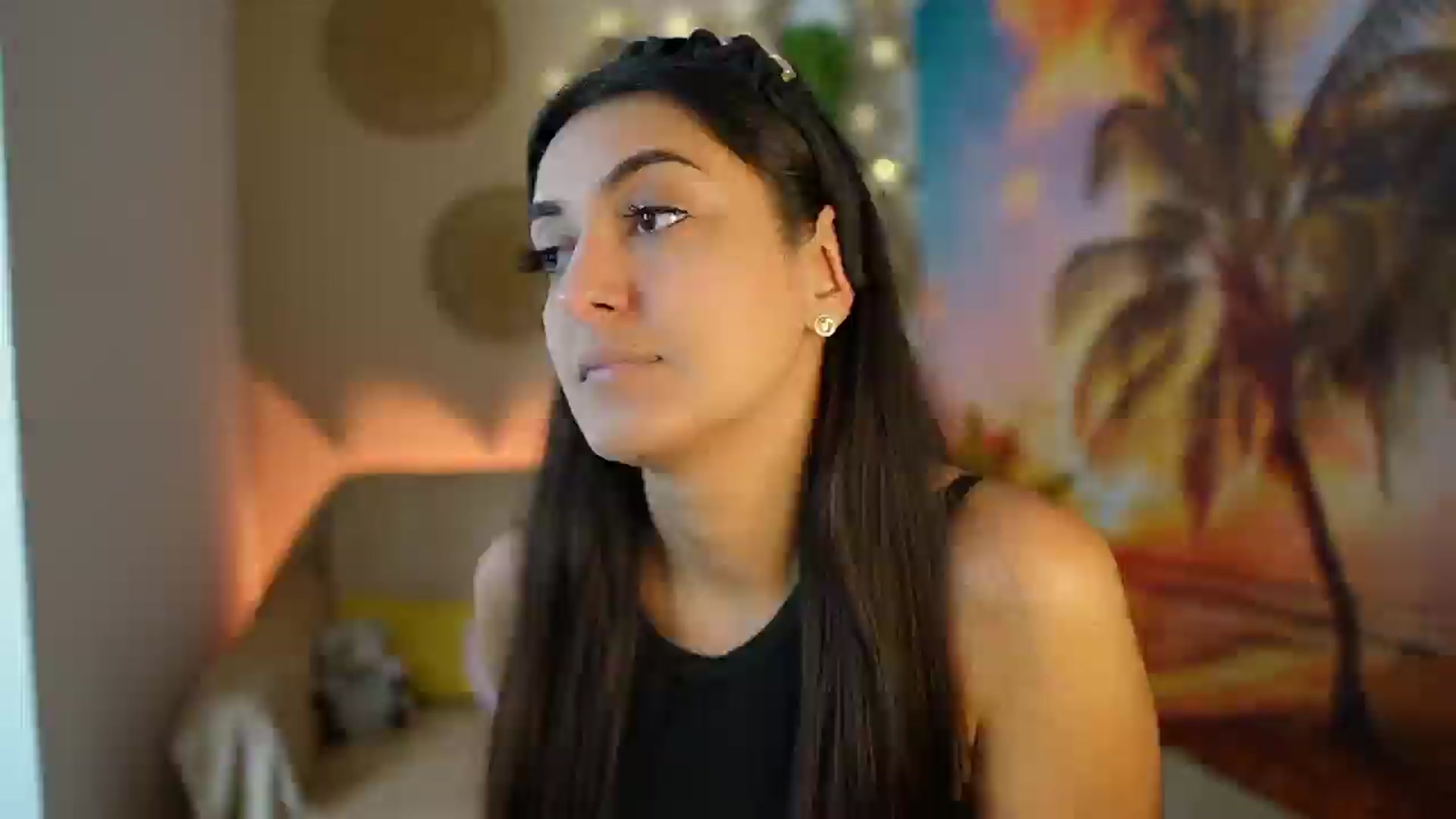 Gallery image thumbnail from Frida_Sante18's myfreecams stream on, 07/25/2024, 18:35 image 3 of 20