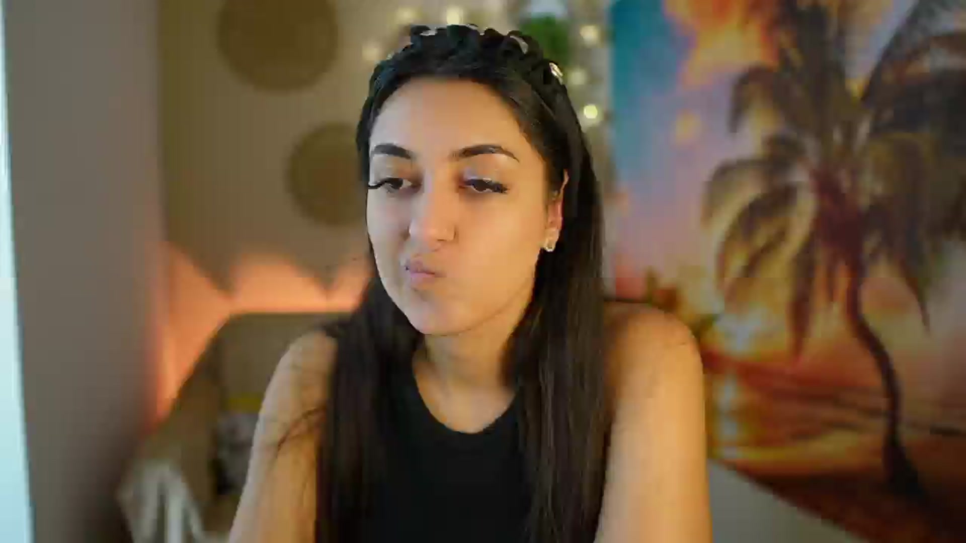 Gallery image thumbnail from Frida_Sante18's myfreecams stream on, 07/25/2024, 18:35 image 19 of 20