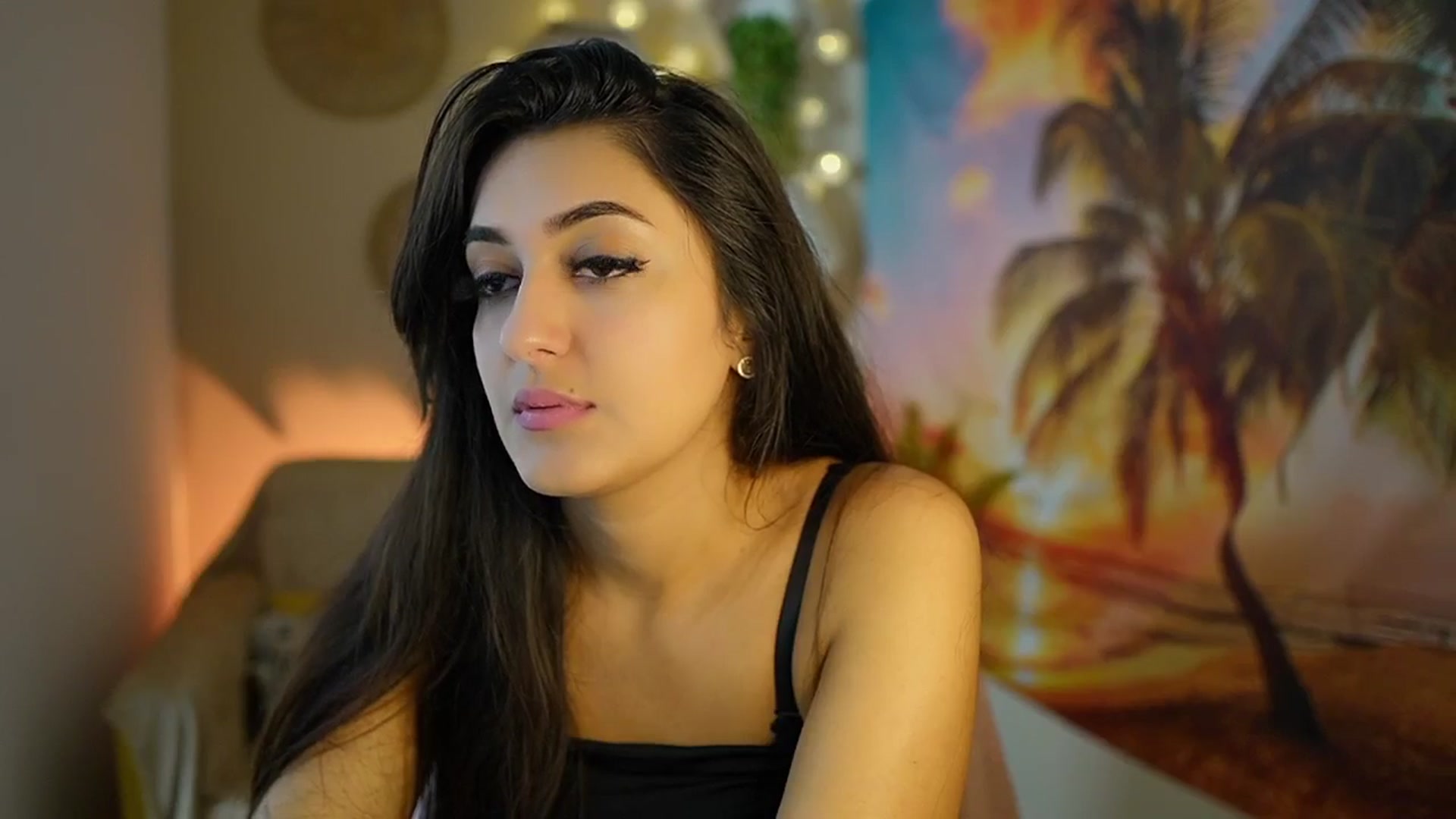 Gallery image thumbnail from Frida_Sante18's myfreecams stream on, 07/30/2024, 15:16 image 10 of 20