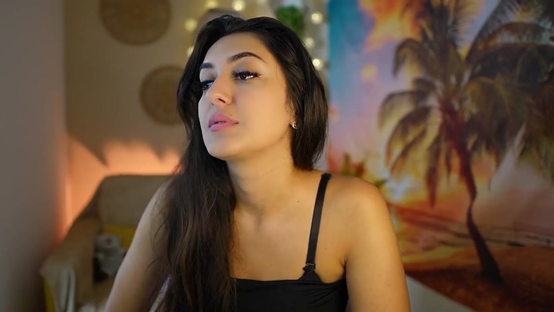 Gallery image thumbnail from Frida_Sante18's myfreecams stream on, 07/30/2024, 15:16 image 14 of 20