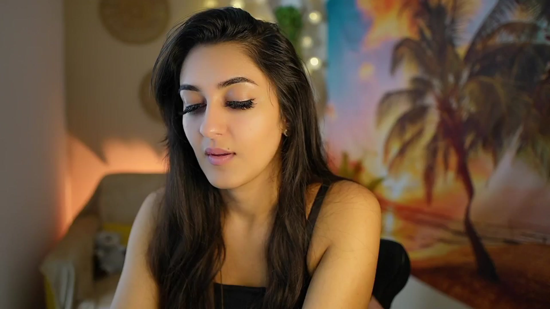 Gallery image thumbnail from Frida_Sante18's myfreecams stream on, 07/30/2024, 18:32 image 3 of 20