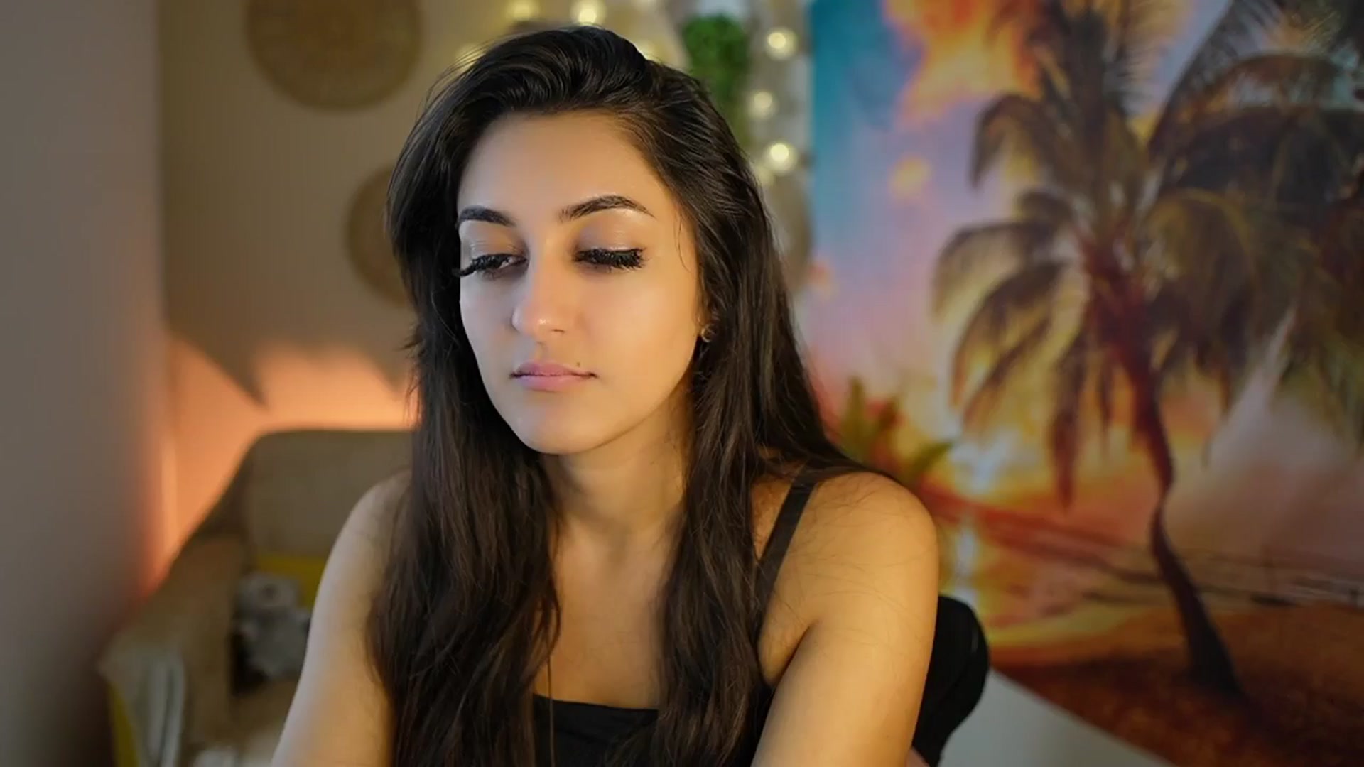 Gallery image thumbnail from Frida_Sante18's myfreecams stream on, 07/30/2024, 18:32 image 5 of 20