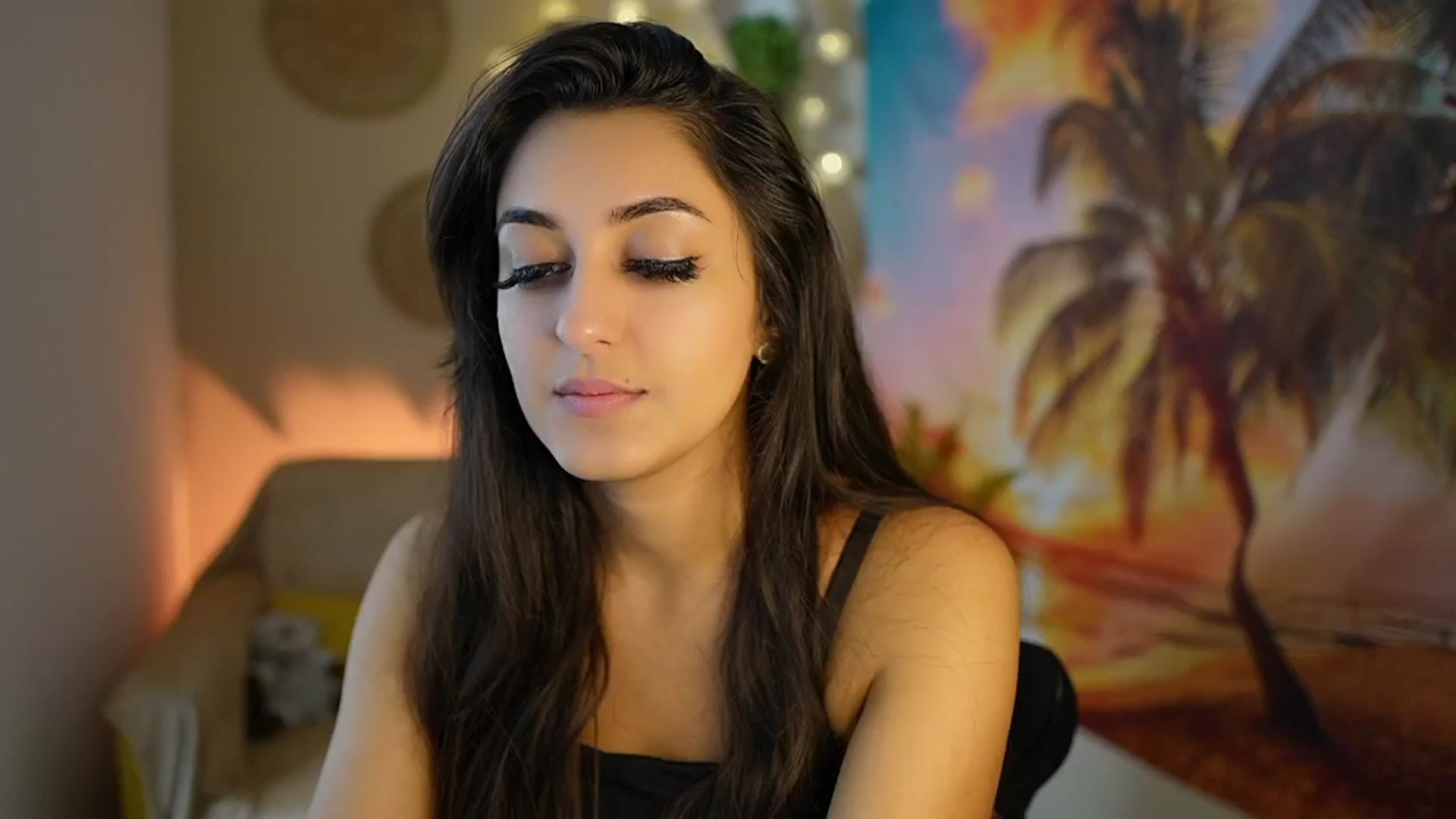 Gallery image thumbnail from Frida_Sante18's myfreecams stream on, 07/30/2024, 18:32 image 6 of 20