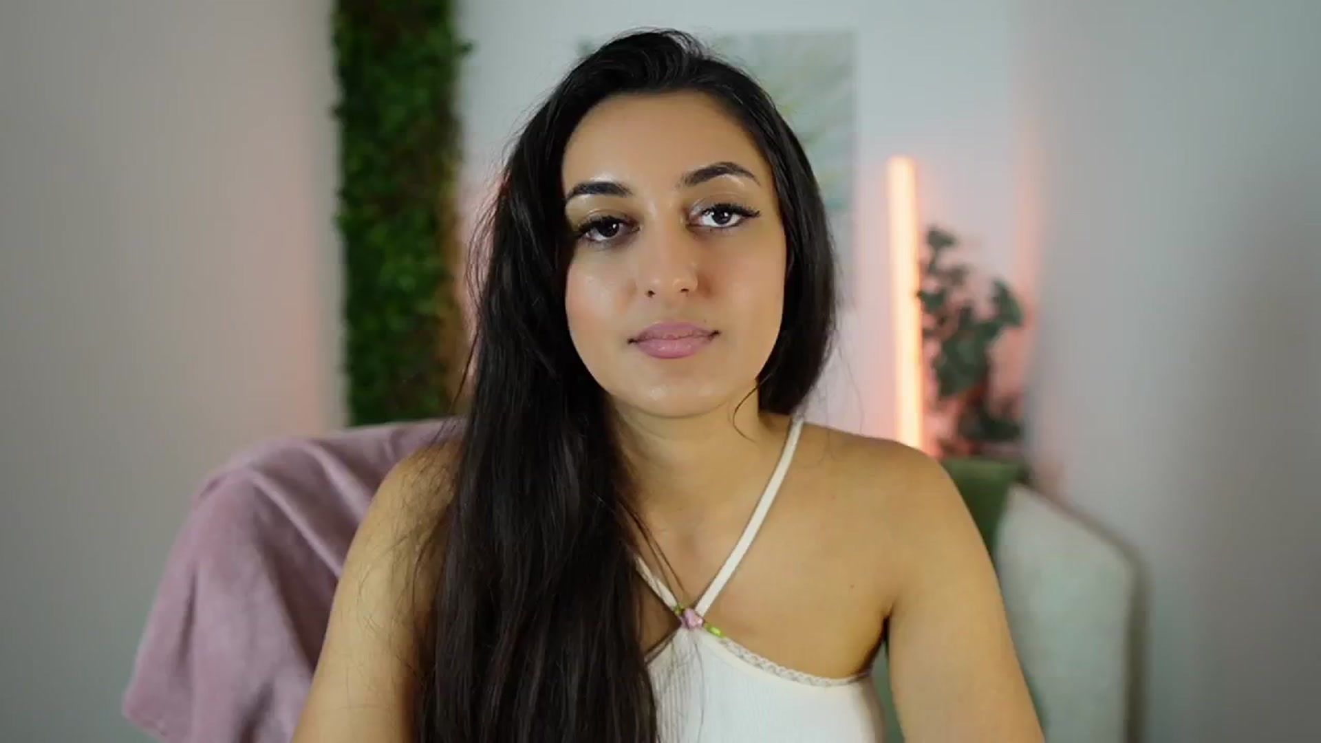 Gallery image thumbnail from Frida_Sante18's myfreecams stream on, 08/05/2024, 11:48 image 4 of 20