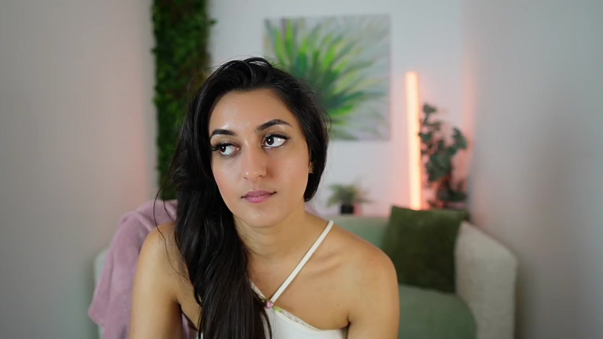 Gallery image thumbnail from Frida_Sante18's myfreecams stream on, 08/05/2024, 11:48 image 13 of 20