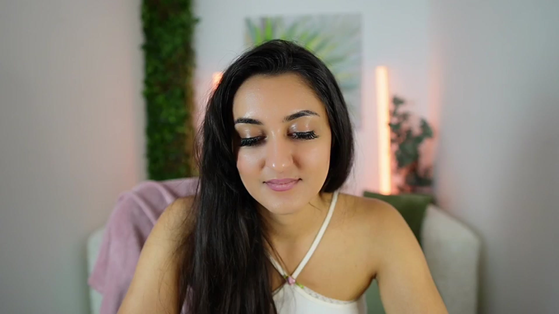 Gallery image thumbnail from Frida_Sante18's myfreecams stream on, 08/05/2024, 11:48 image 6 of 20
