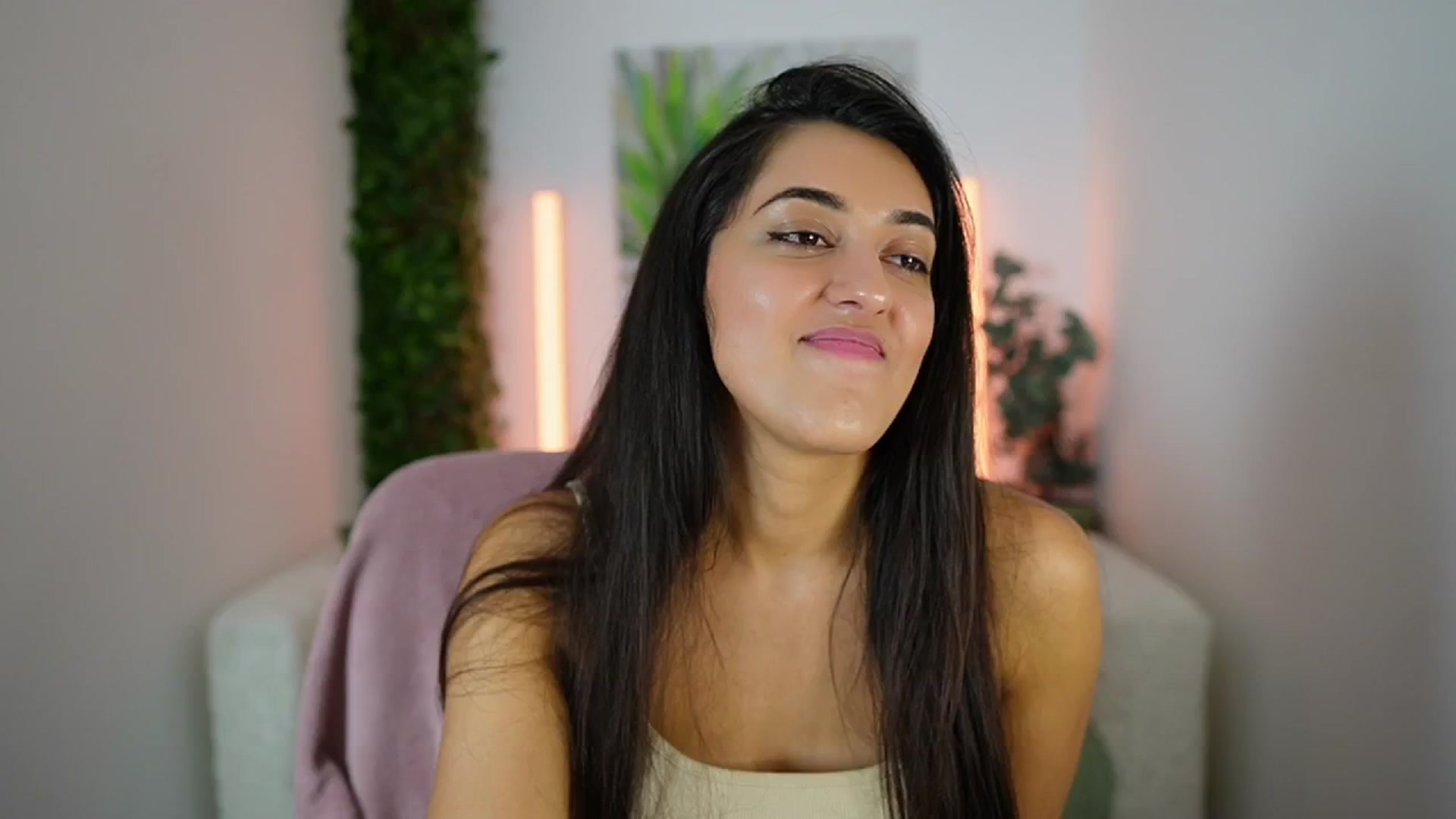Gallery image thumbnail from Frida_Sante18's myfreecams stream on, 08/07/2024, 12:14 image 9 of 20