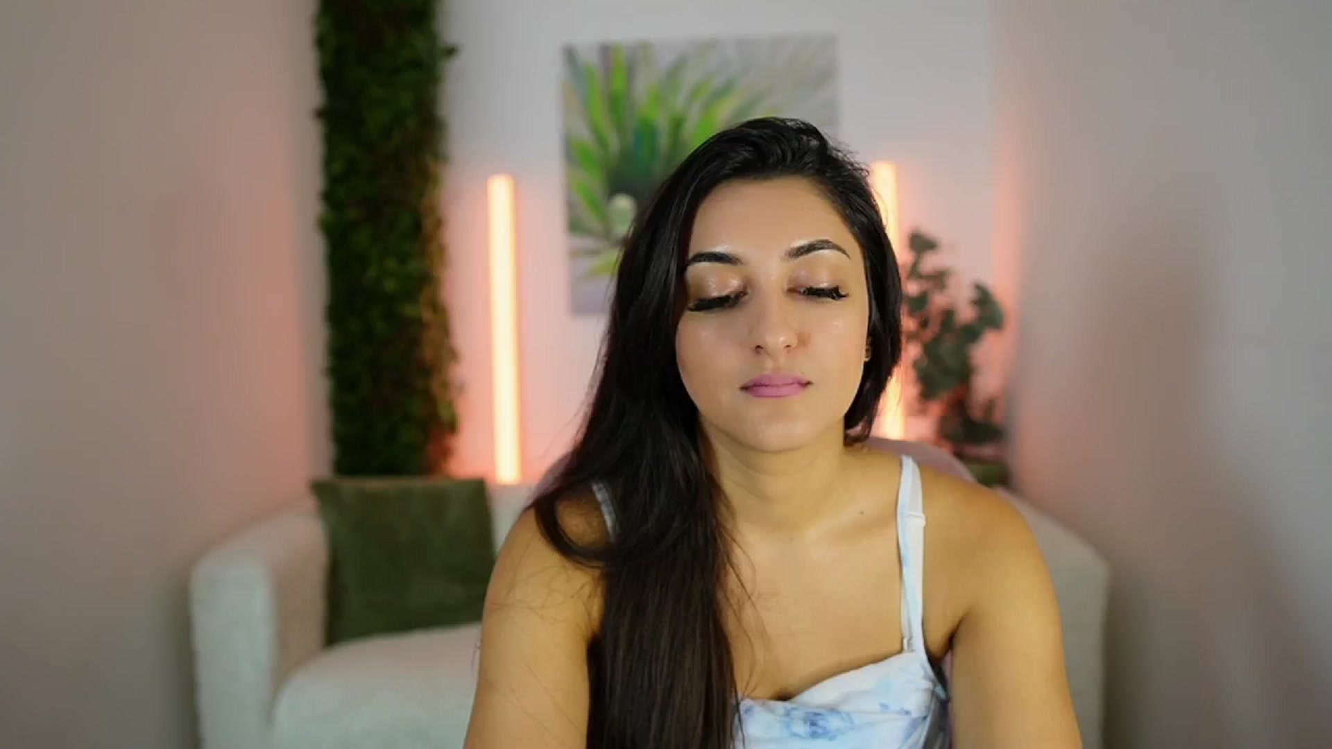 Gallery image thumbnail from Frida_Sante18's myfreecams stream on, 08/08/2024, 09:01 image 17 of 20