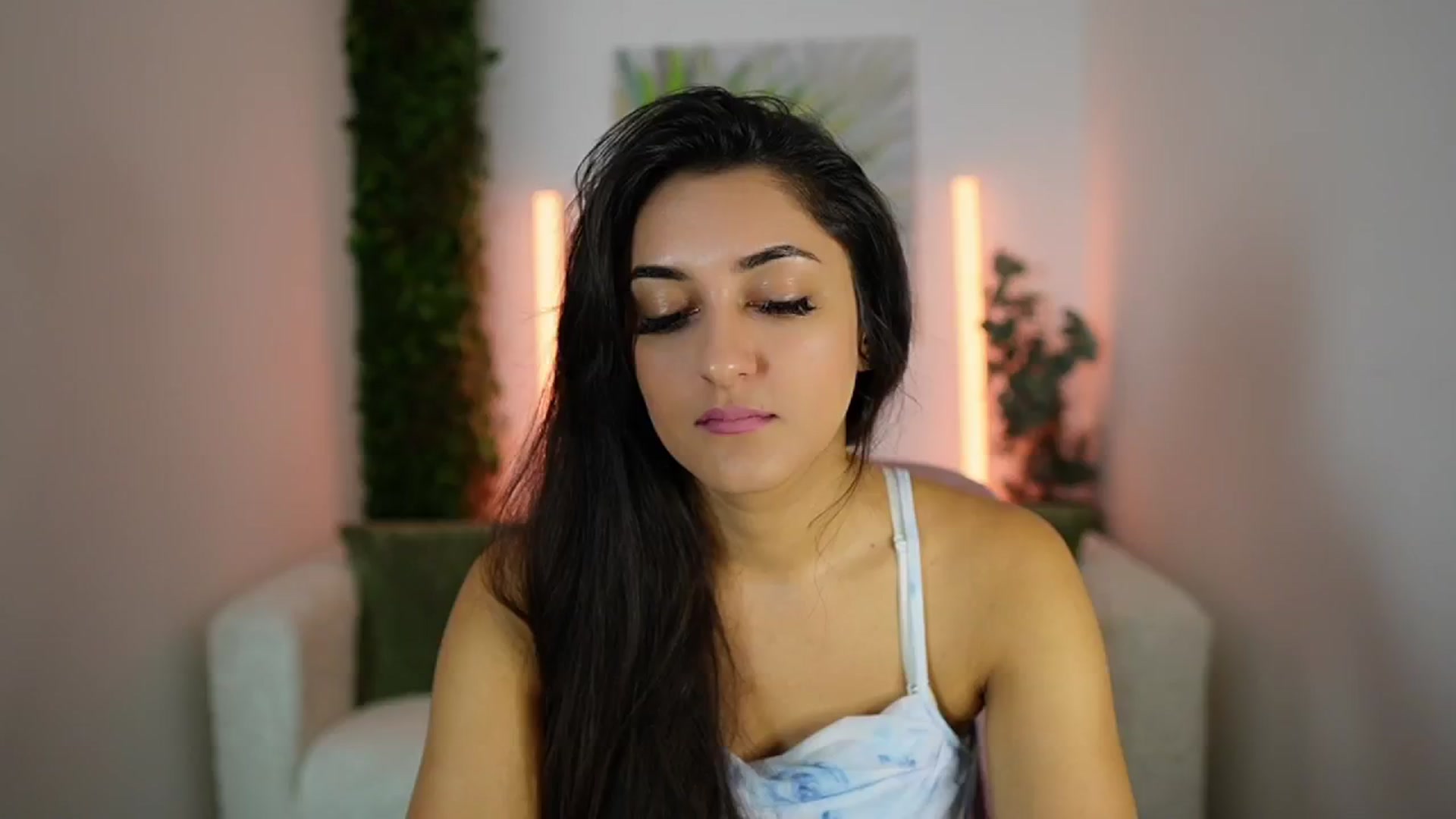 Gallery image thumbnail from Frida_Sante18's myfreecams stream on, 08/08/2024, 09:01 image 3 of 20