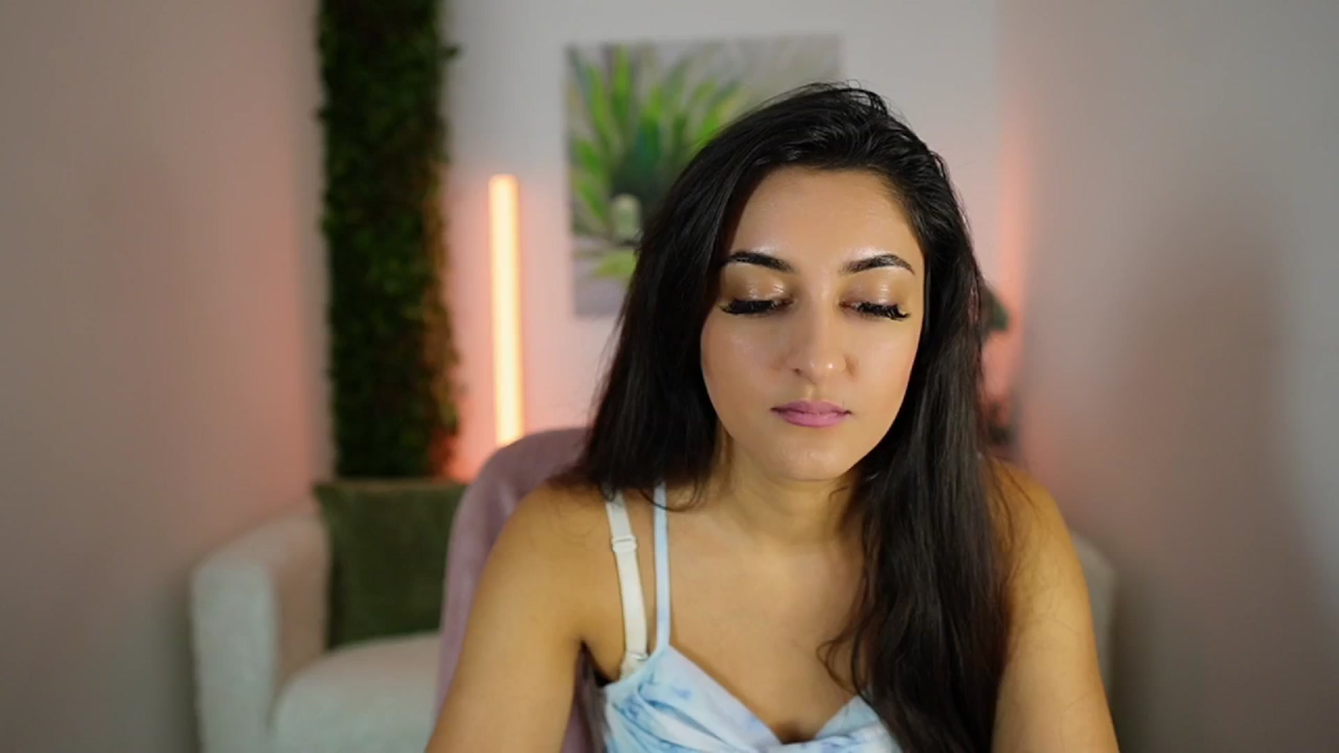 Gallery image thumbnail from Frida_Sante18's myfreecams stream on, 08/08/2024, 10:01 image 17 of 20