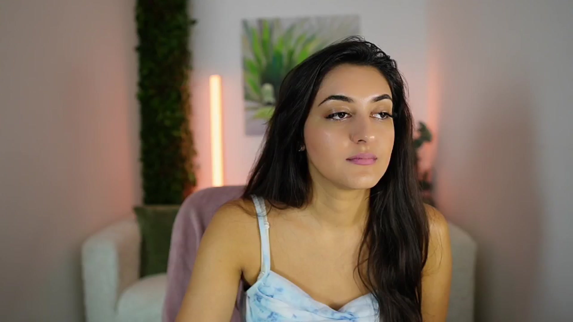 Gallery image thumbnail from Frida_Sante18's myfreecams stream on, 08/08/2024, 10:01 image 7 of 20