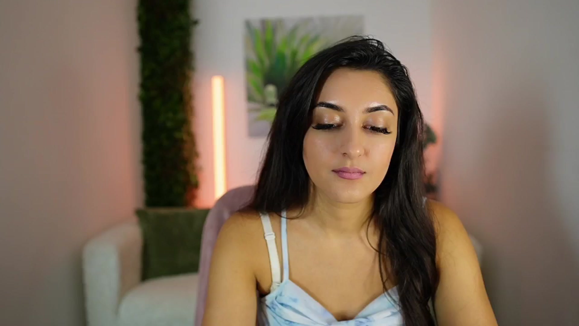 Gallery image thumbnail from Frida_Sante18's myfreecams stream on, 08/08/2024, 10:01 image 18 of 20