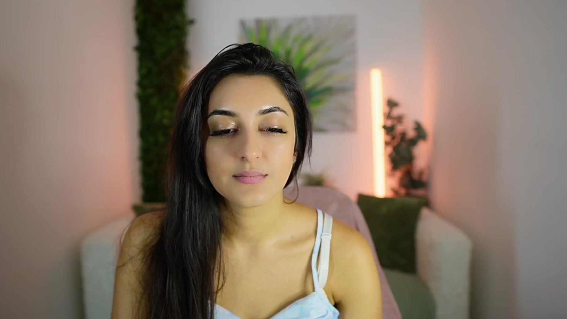 Gallery image thumbnail from Frida_Sante18's myfreecams stream on, 08/08/2024, 11:22 image 7 of 20