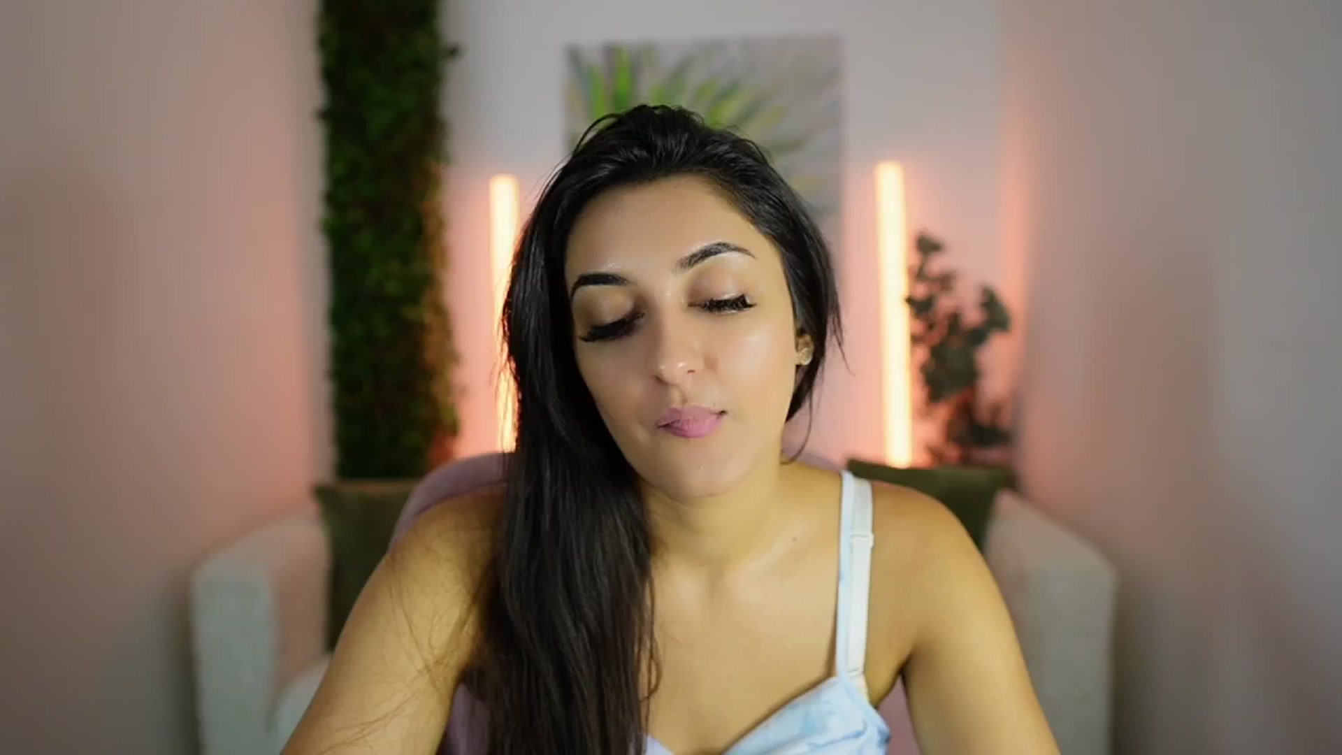 Gallery image thumbnail from Frida_Sante18's myfreecams stream on, 08/08/2024, 11:22 image 8 of 20
