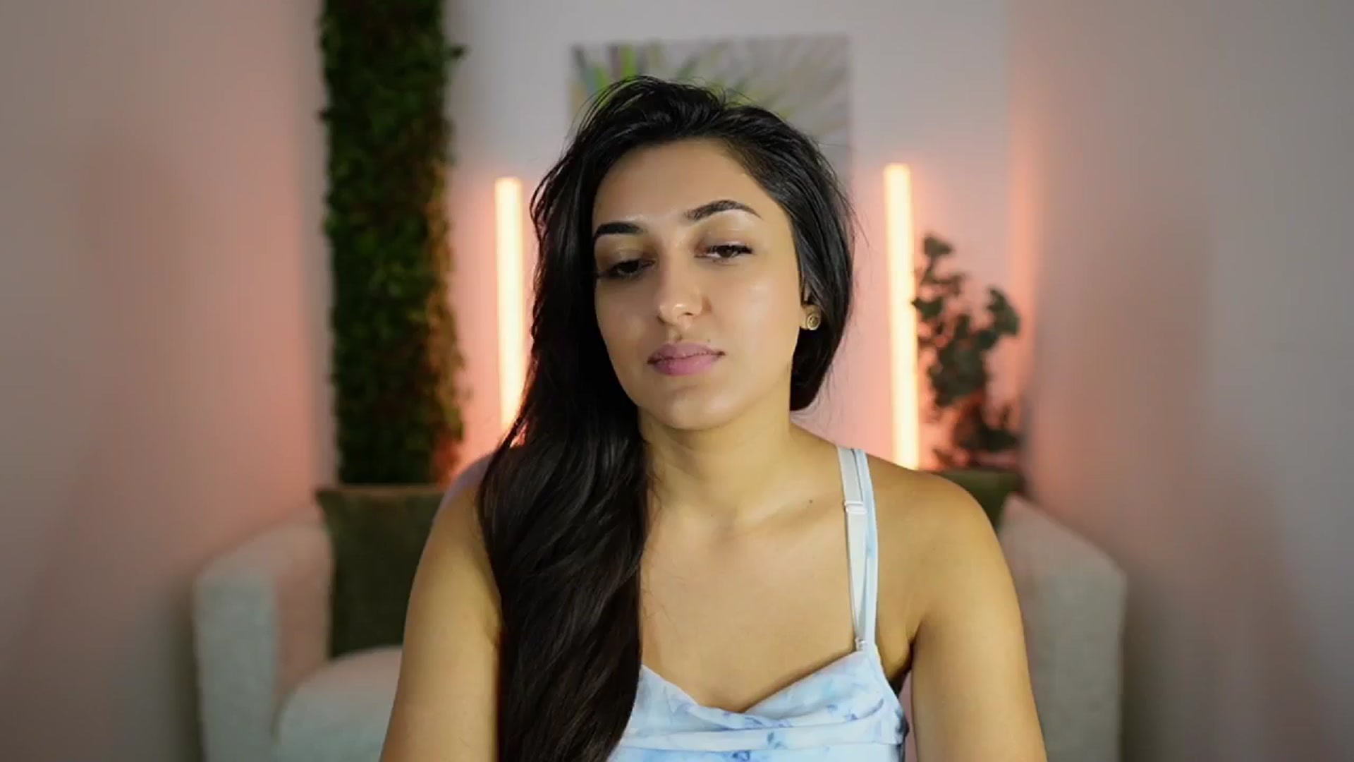 Gallery image thumbnail from Frida_Sante18's myfreecams stream on, 08/08/2024, 11:22 image 16 of 20