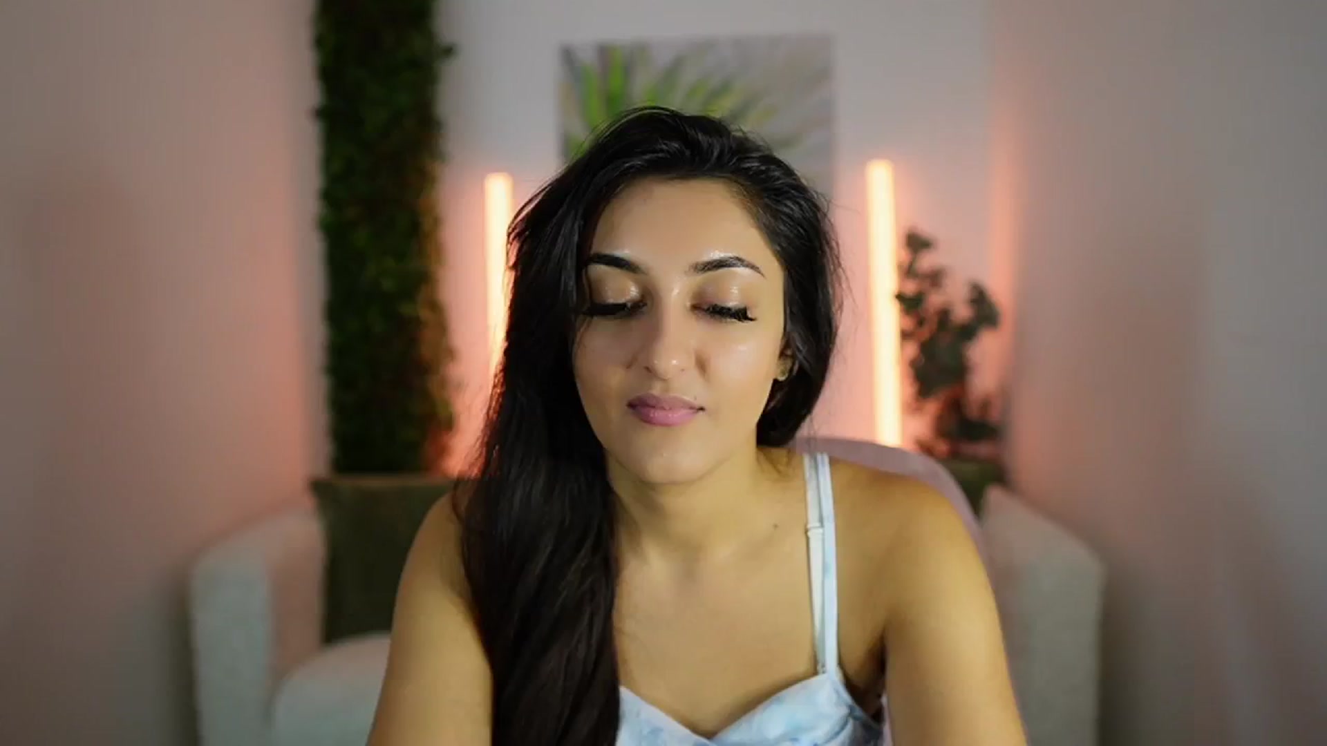 Gallery image thumbnail from Frida_Sante18's myfreecams stream on, 08/08/2024, 11:22 image 18 of 20