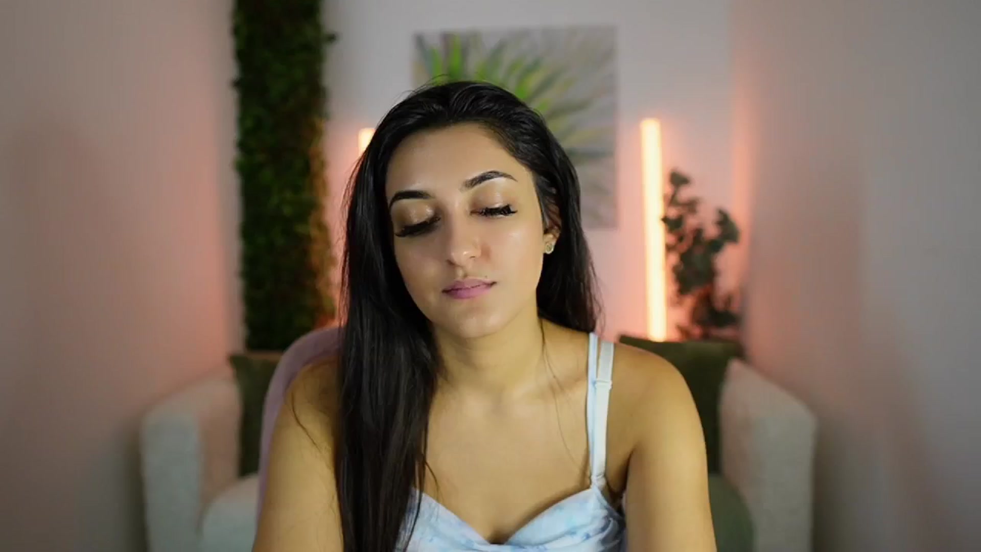 Gallery image thumbnail from Frida_Sante18's myfreecams stream on, 08/08/2024, 11:22 image 4 of 20