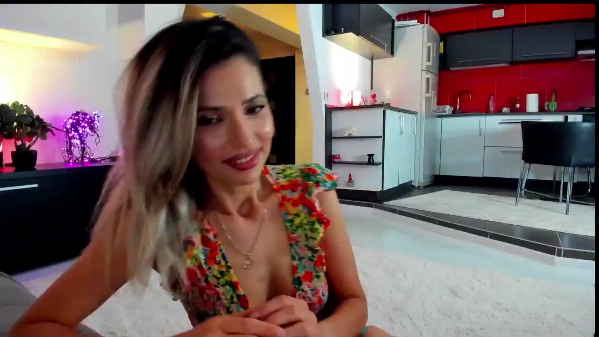 Gallery image thumbnail from FridayFunLady's myfreecams stream on, 06/07/2024, 22:11 image 10 of 20