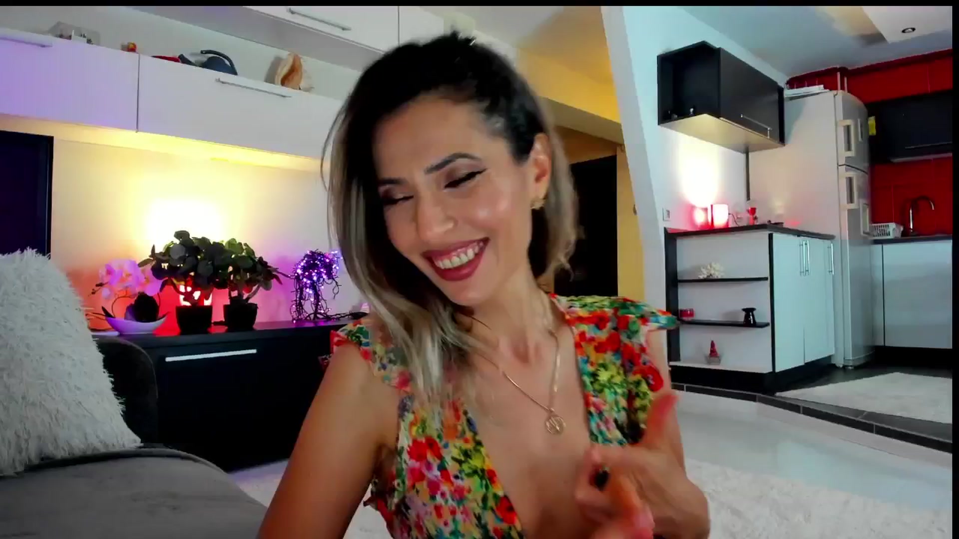 Gallery image thumbnail from FridayFunLady's myfreecams stream on, 06/07/2024, 22:11 image 20 of 20
