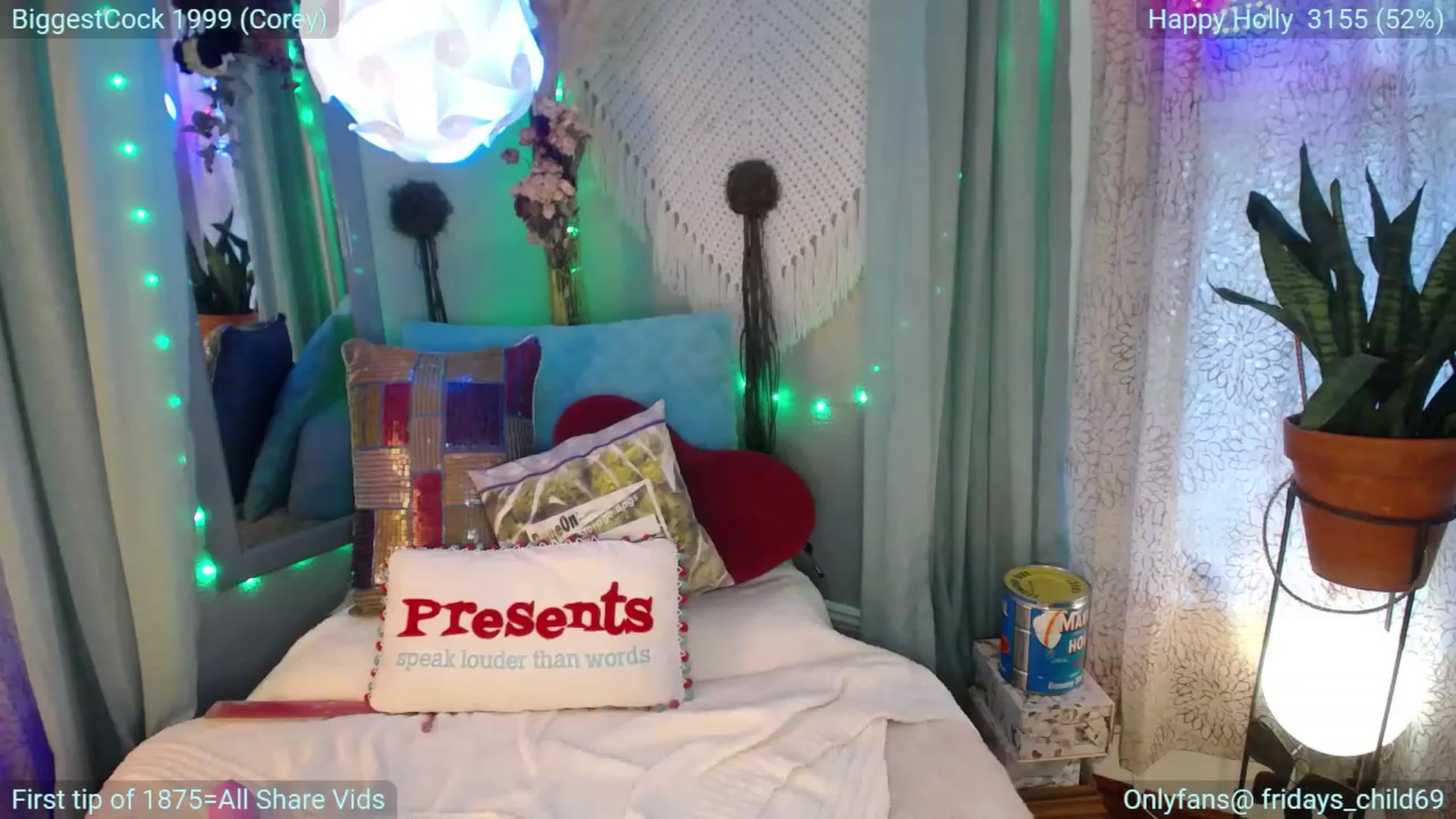 Gallery image thumbnail from Fridays_Child's myfreecams stream on, 03/17/2023, 22:07 image 19 of 20