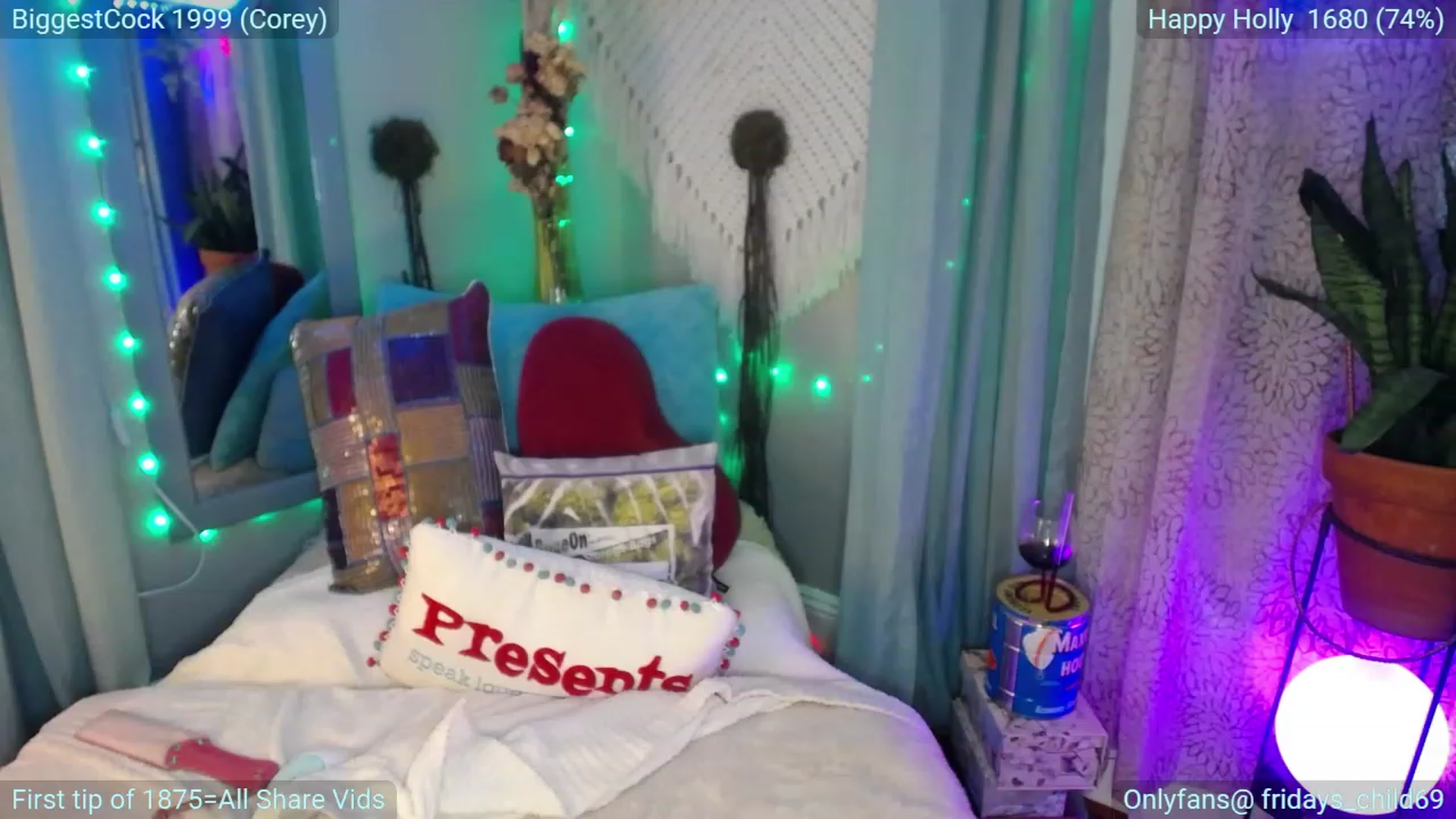 Gallery image thumbnail from Fridays_Child's myfreecams stream on, 03/17/2023, 23:47 image 19 of 20
