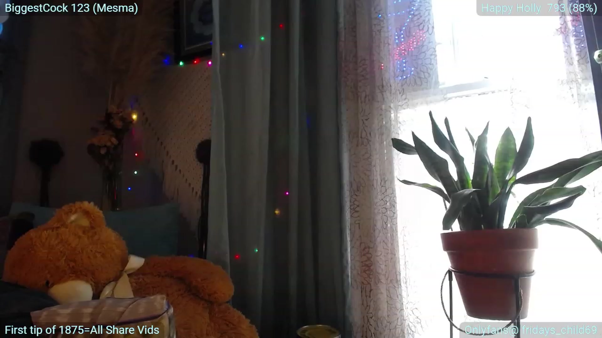 Gallery image thumbnail from Fridays_Child's myfreecams stream on, 03/21/2023, 21:26 image 12 of 20