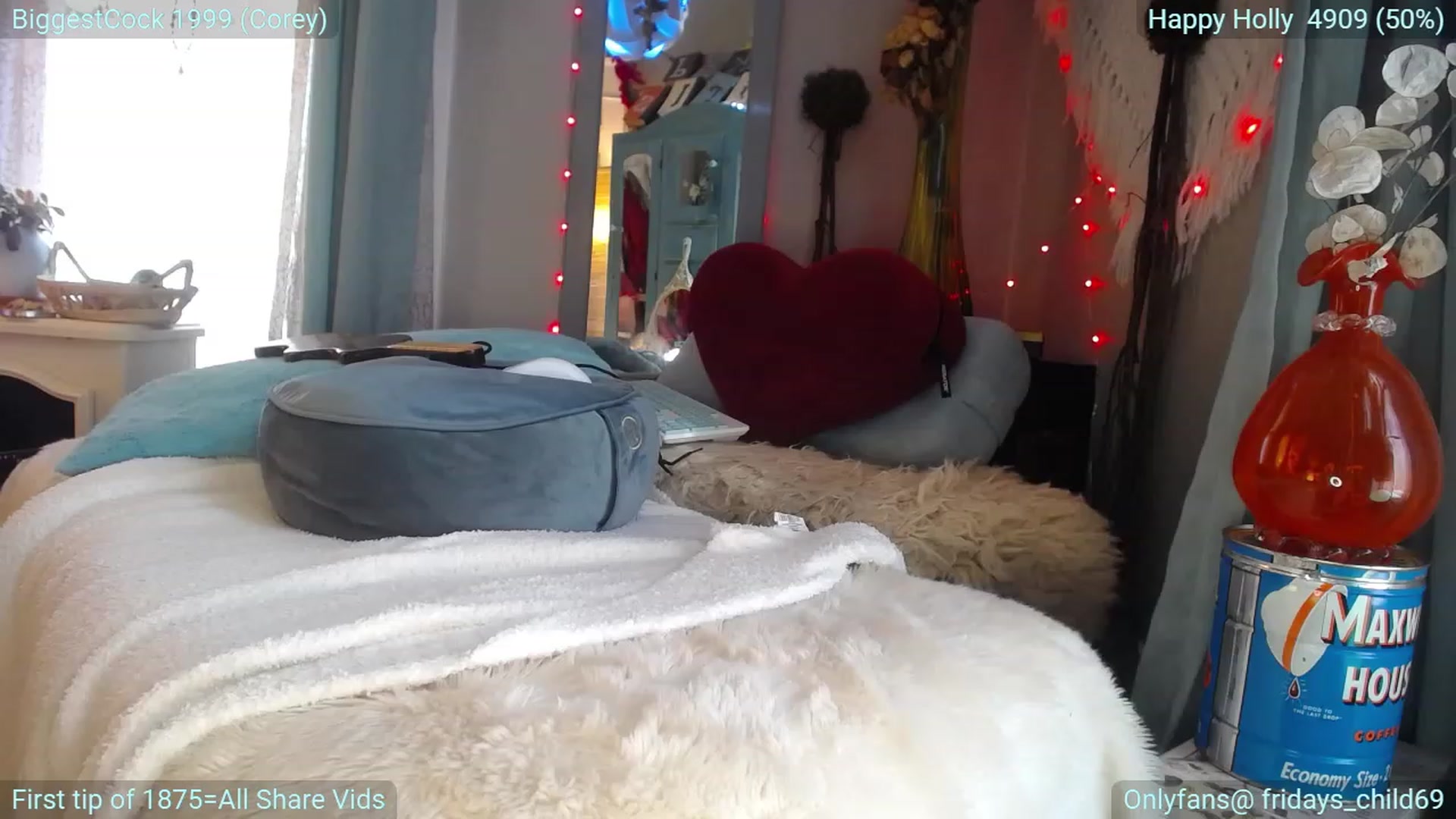 Gallery image thumbnail from Fridays_Child's myfreecams stream on, 03/29/2023, 20:27 image 18 of 20