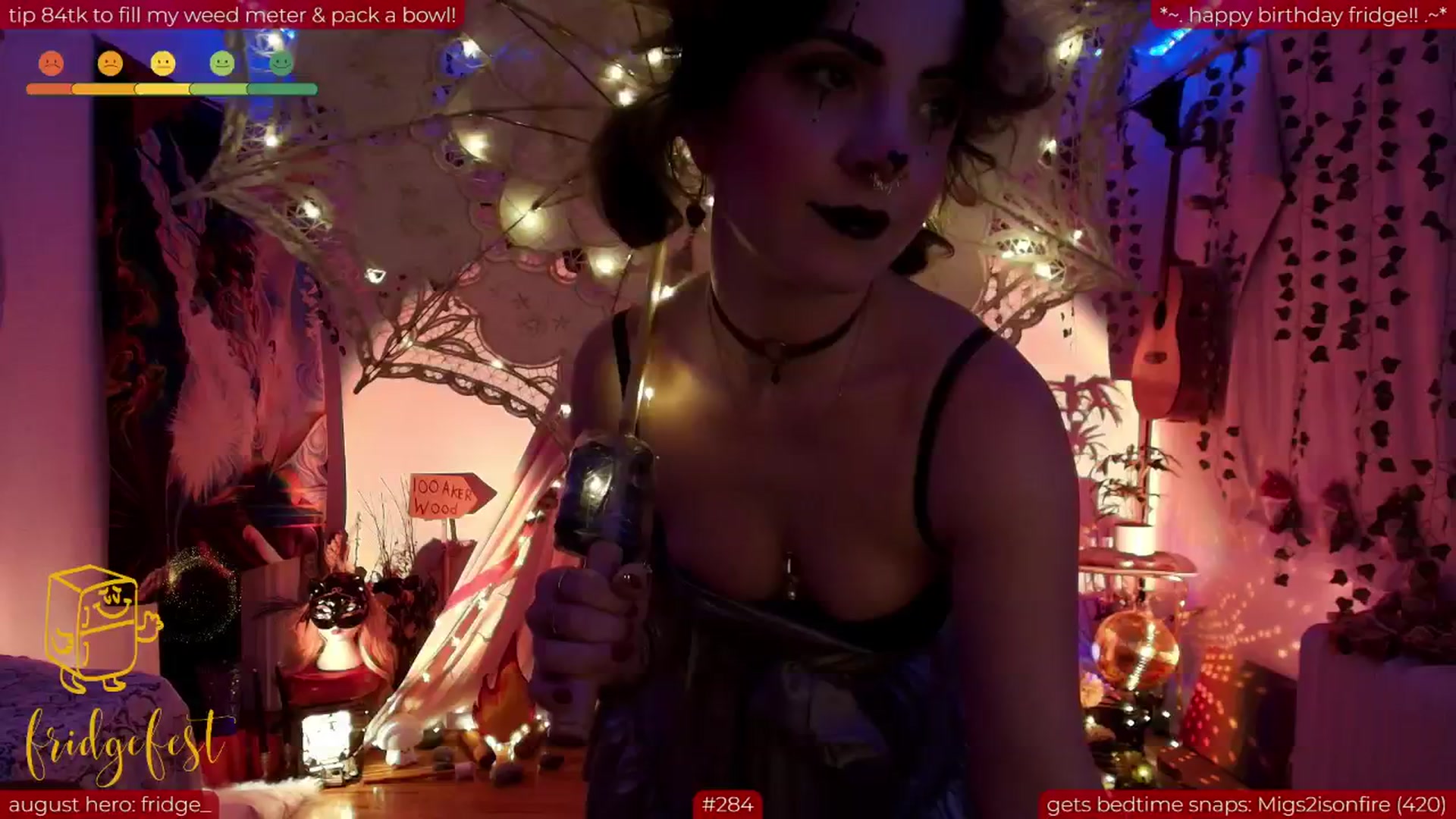 Gallery image thumbnail from Fridge____'s myfreecams stream on, 08/13/2025, 08:26 image 16 of 20
