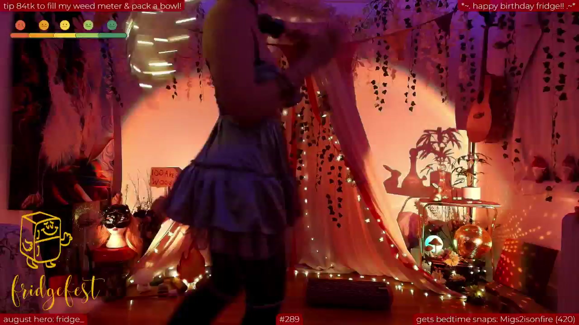 Gallery image thumbnail from Fridge____'s myfreecams stream on, 08/13/2025, 08:26 image 6 of 20