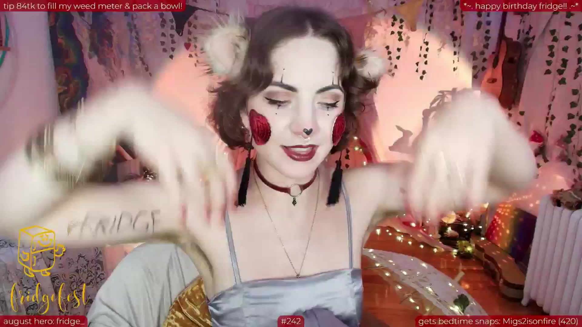 Gallery image thumbnail from Fridge____'s myfreecams stream on, 08/13/2025, 11:07 image 15 of 20
