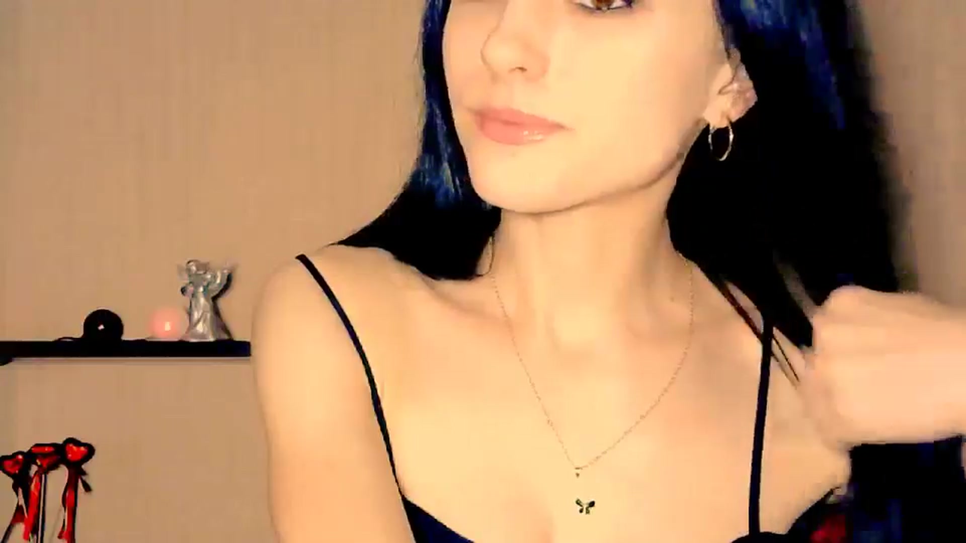 Gallery image thumbnail from Frioninny's myfreecams stream on, 02/27/2026, 22:21 image 3 of 20