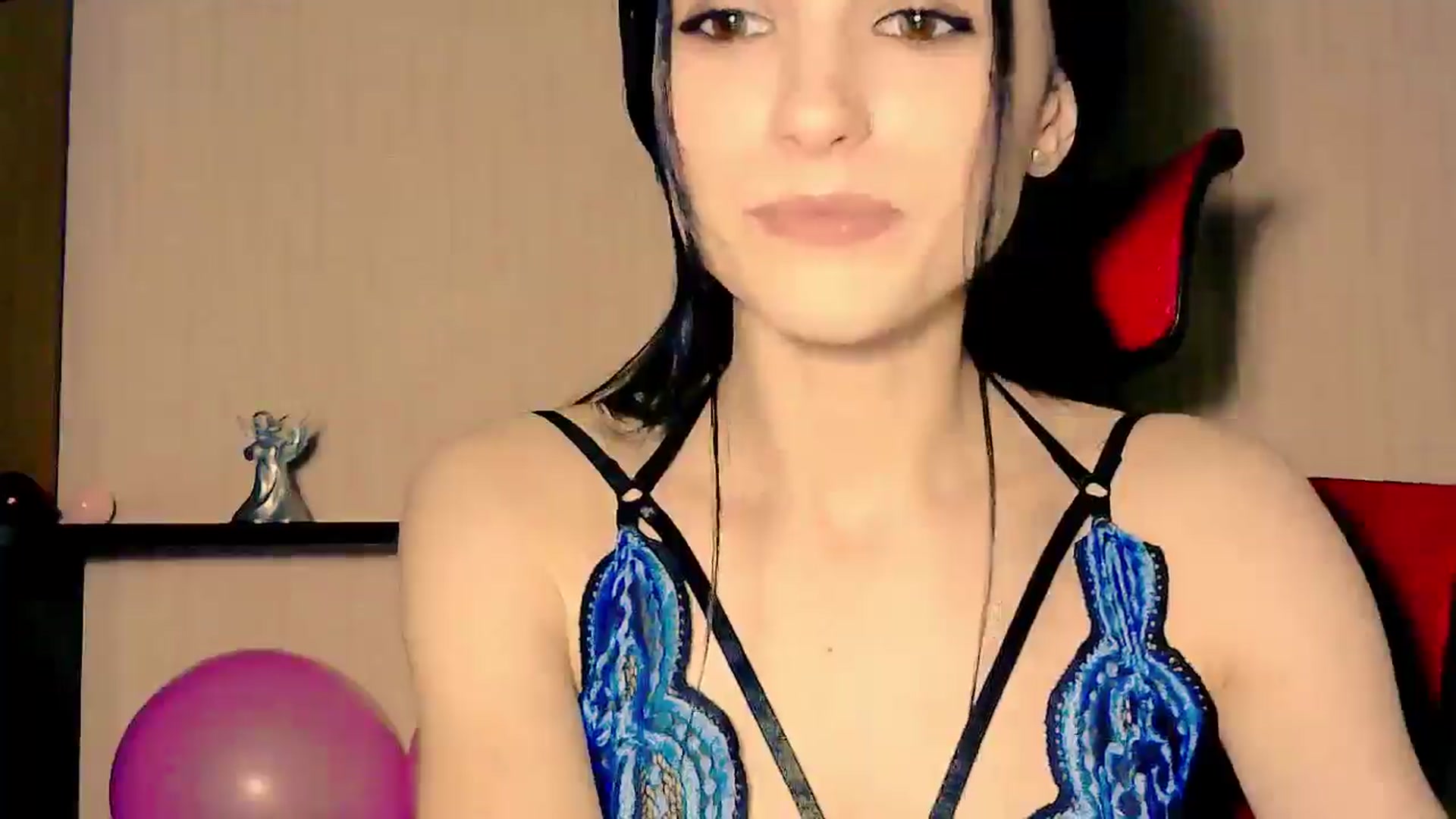 Gallery image thumbnail from Frioninny's myfreecams stream on, 03/04/2026, 21:15 image 8 of 20