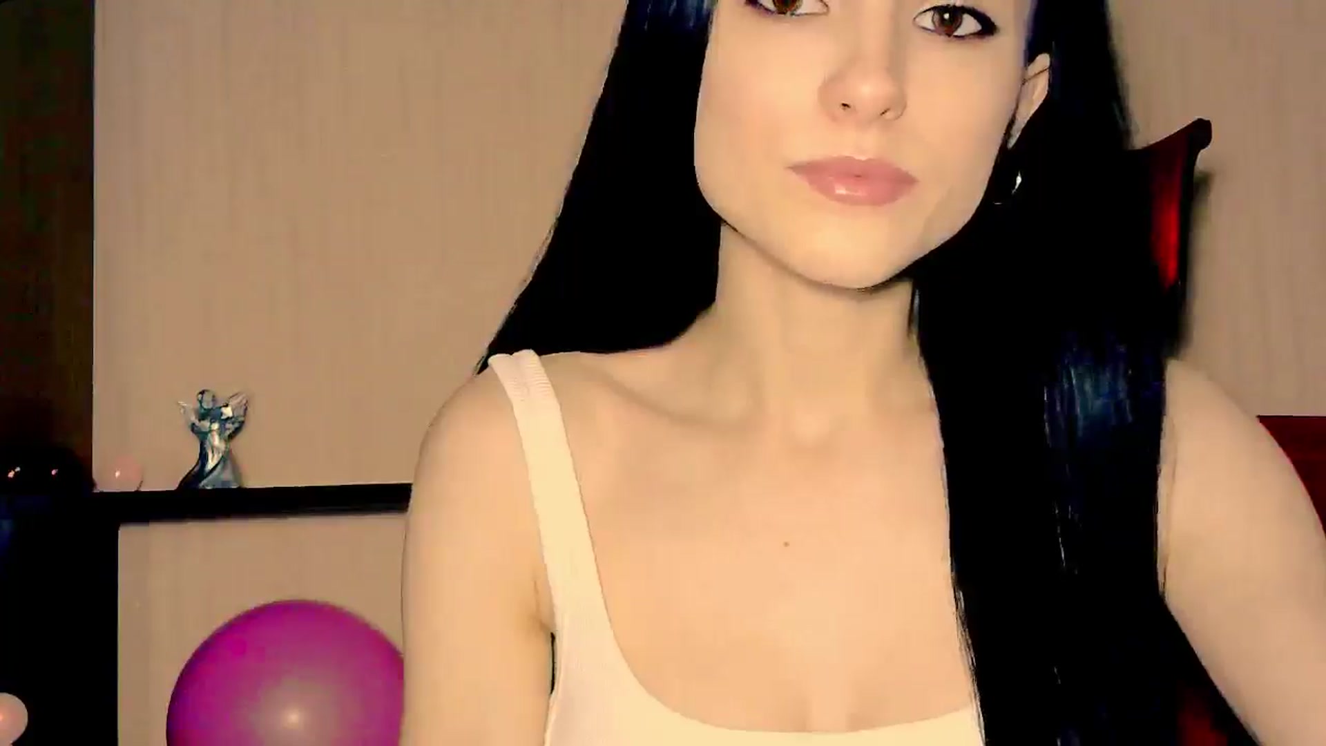 Gallery image thumbnail from Frioninny's myfreecams stream on, 03/05/2026, 18:42 image 3 of 20
