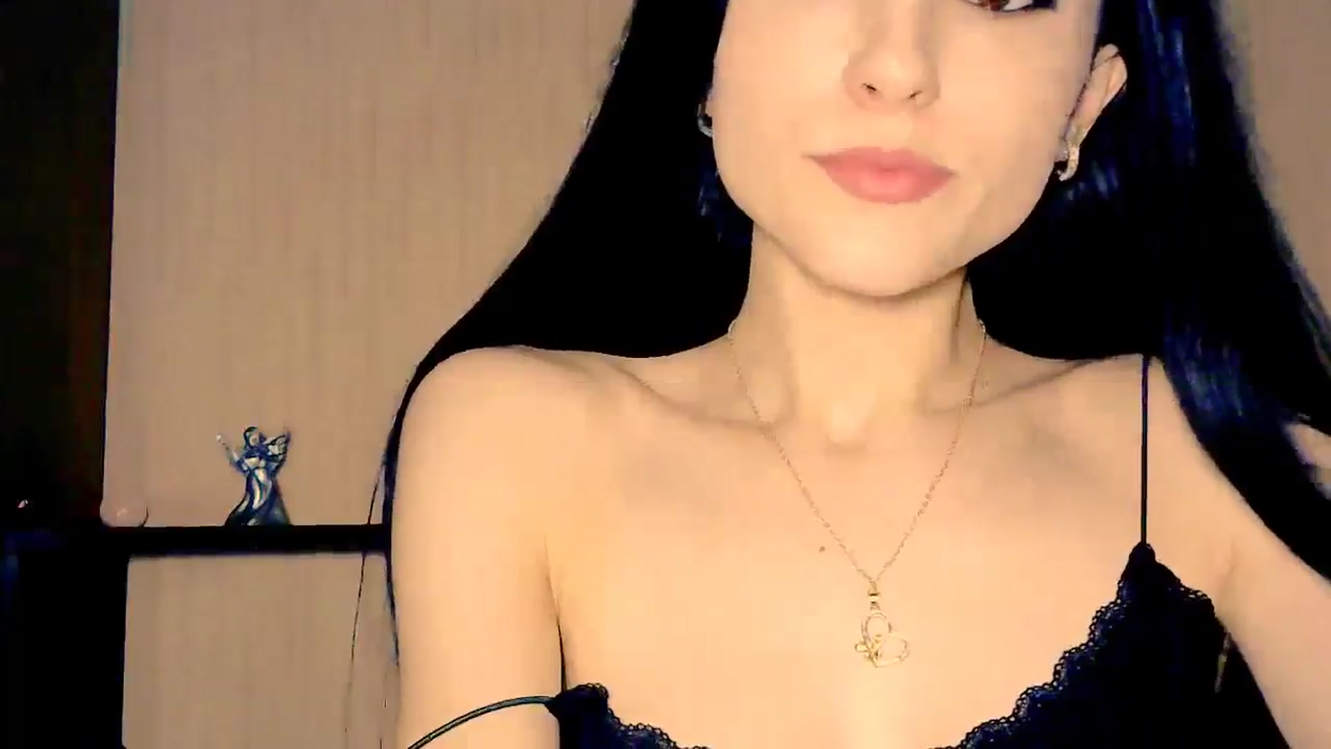 Gallery image thumbnail from Frioninny's myfreecams stream on, 03/15/2026, 18:25 image 14 of 20