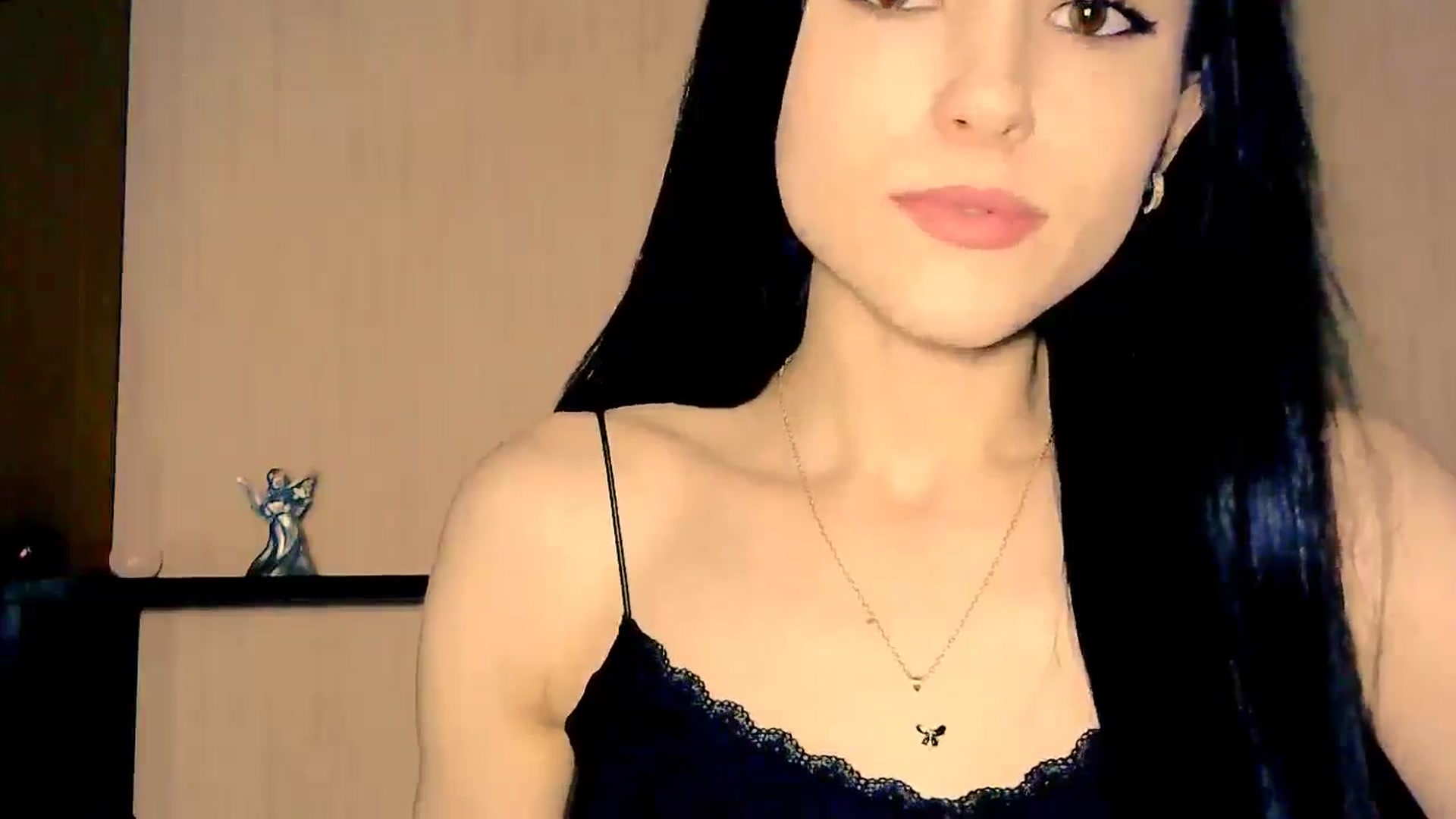 Gallery image thumbnail from Frioninny's myfreecams stream on, 03/15/2026, 18:25 image 8 of 20