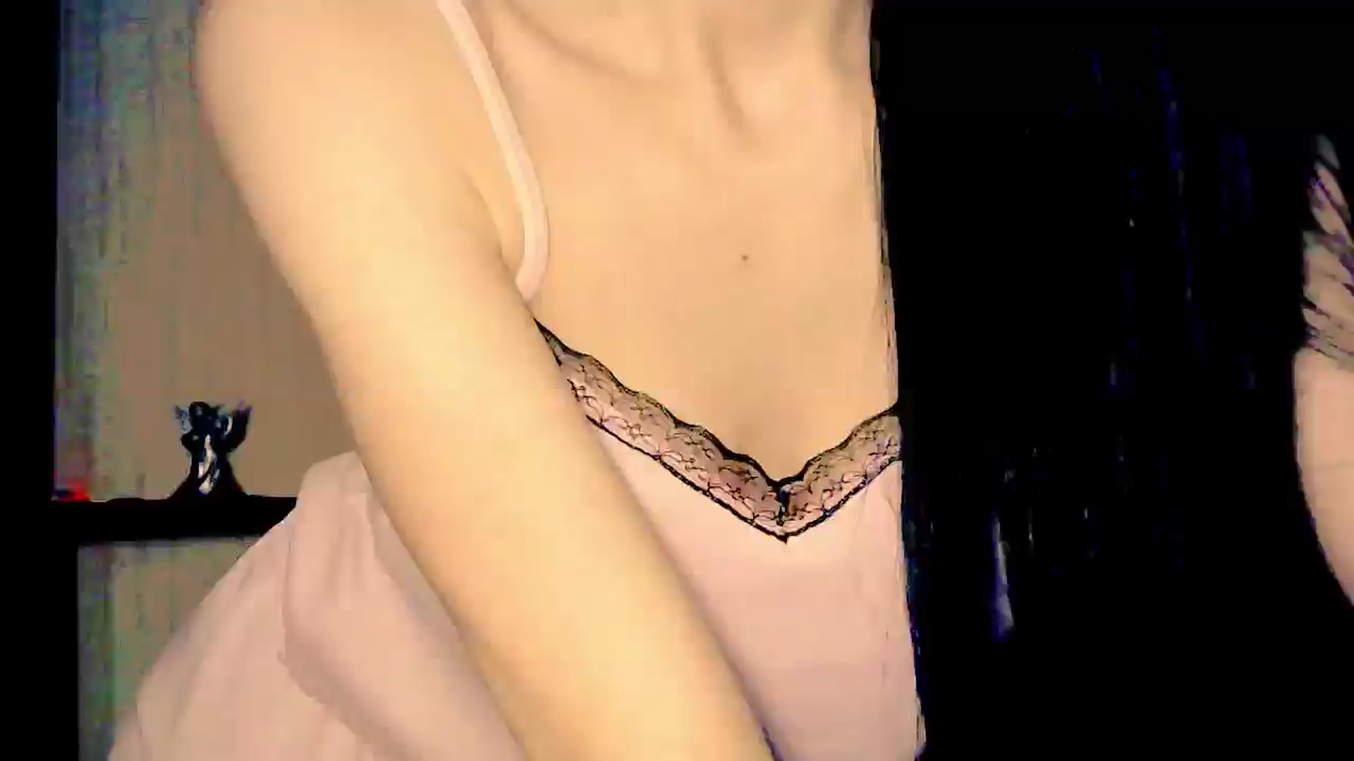 Gallery image thumbnail from Frioninny's myfreecams stream on, 03/17/2026, 18:40 image 16 of 20