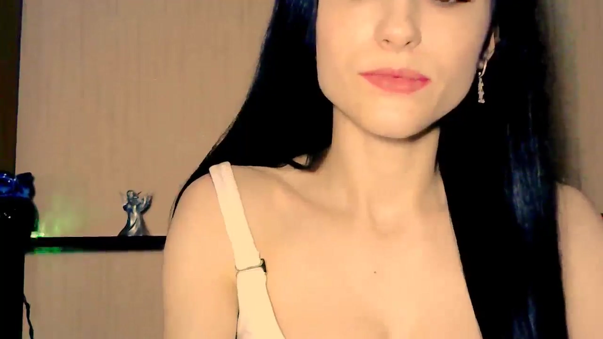 Gallery image thumbnail from Frioninny's myfreecams stream on, 03/22/2026, 22:10 image 17 of 20