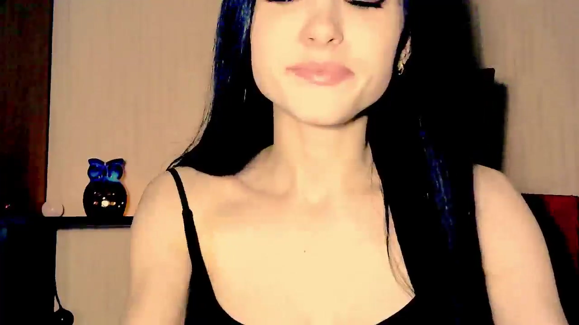 Gallery image thumbnail from Frioninny's myfreecams stream on, 03/31/2026, 19:17 image 13 of 20