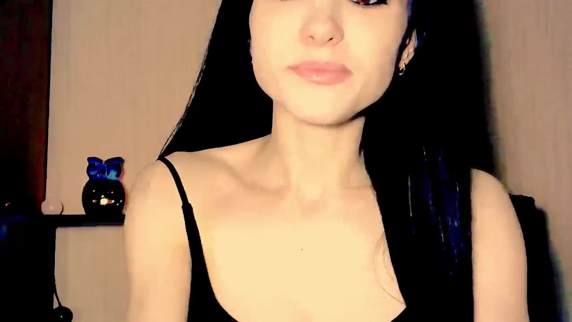 Gallery image thumbnail from Frioninny's myfreecams stream on, 03/31/2026, 19:17 image 5 of 20