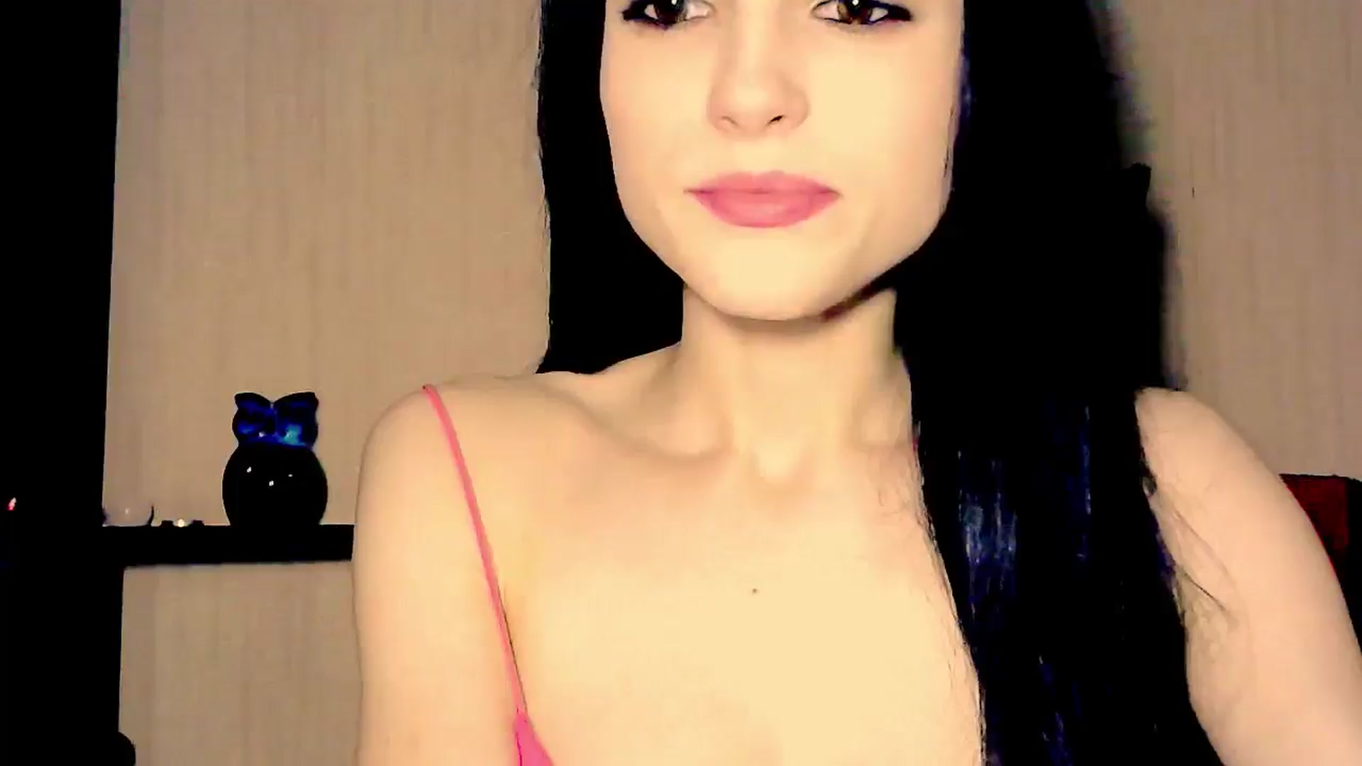 Gallery image thumbnail from Frioninny's myfreecams stream on, 04/03/2026, 19:25 image 18 of 20