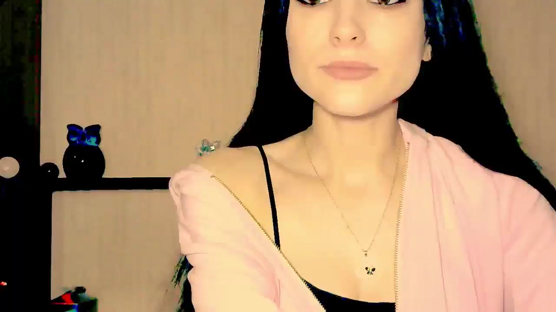 Gallery image thumbnail from Frioninny's myfreecams stream on, 04/10/2026, 17:31 image 5 of 20
