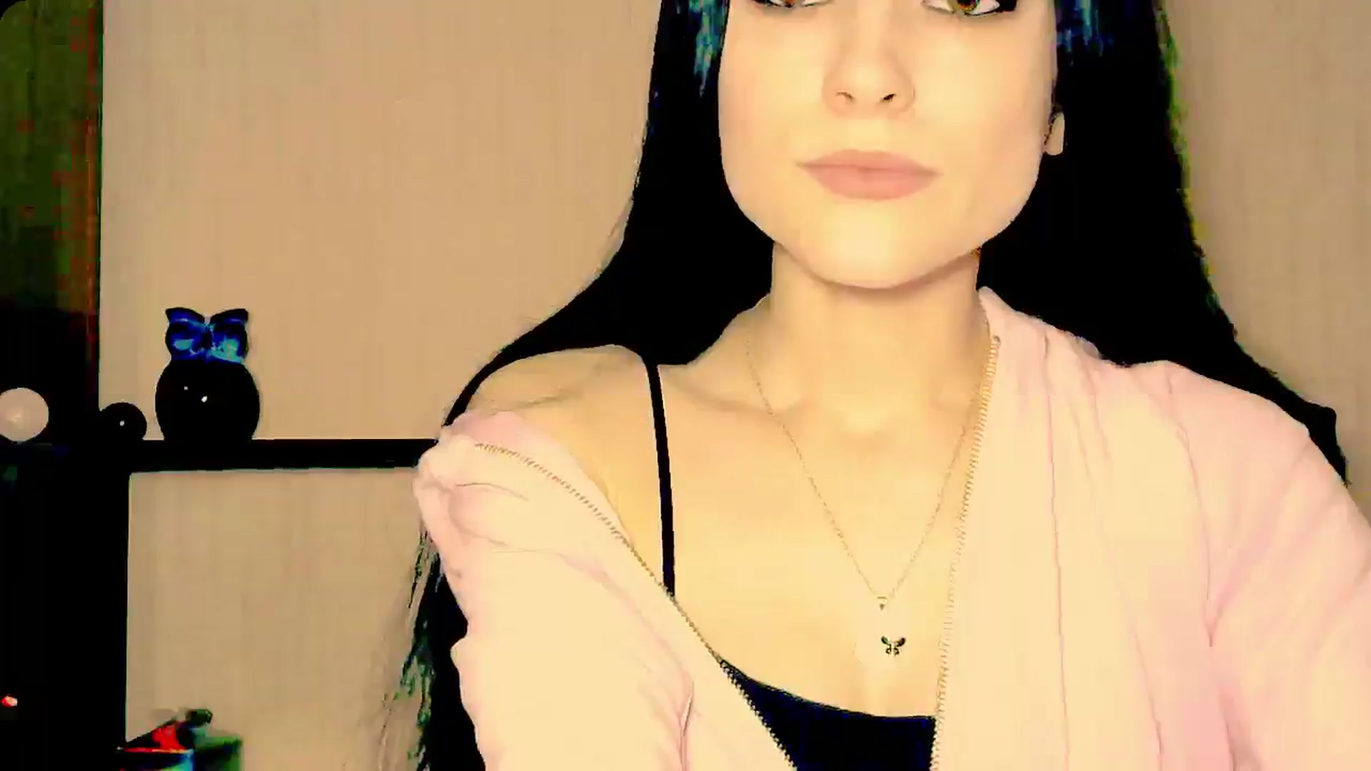 Gallery image thumbnail from Frioninny's myfreecams stream on, 04/10/2026, 17:31 image 14 of 20