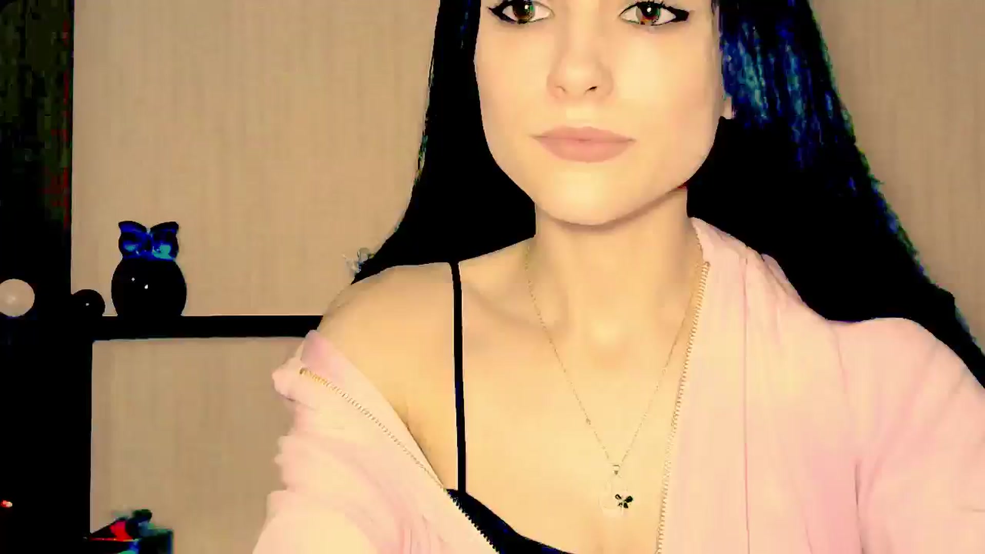 Gallery image thumbnail from Frioninny's myfreecams stream on, 04/10/2026, 17:31 image 17 of 20