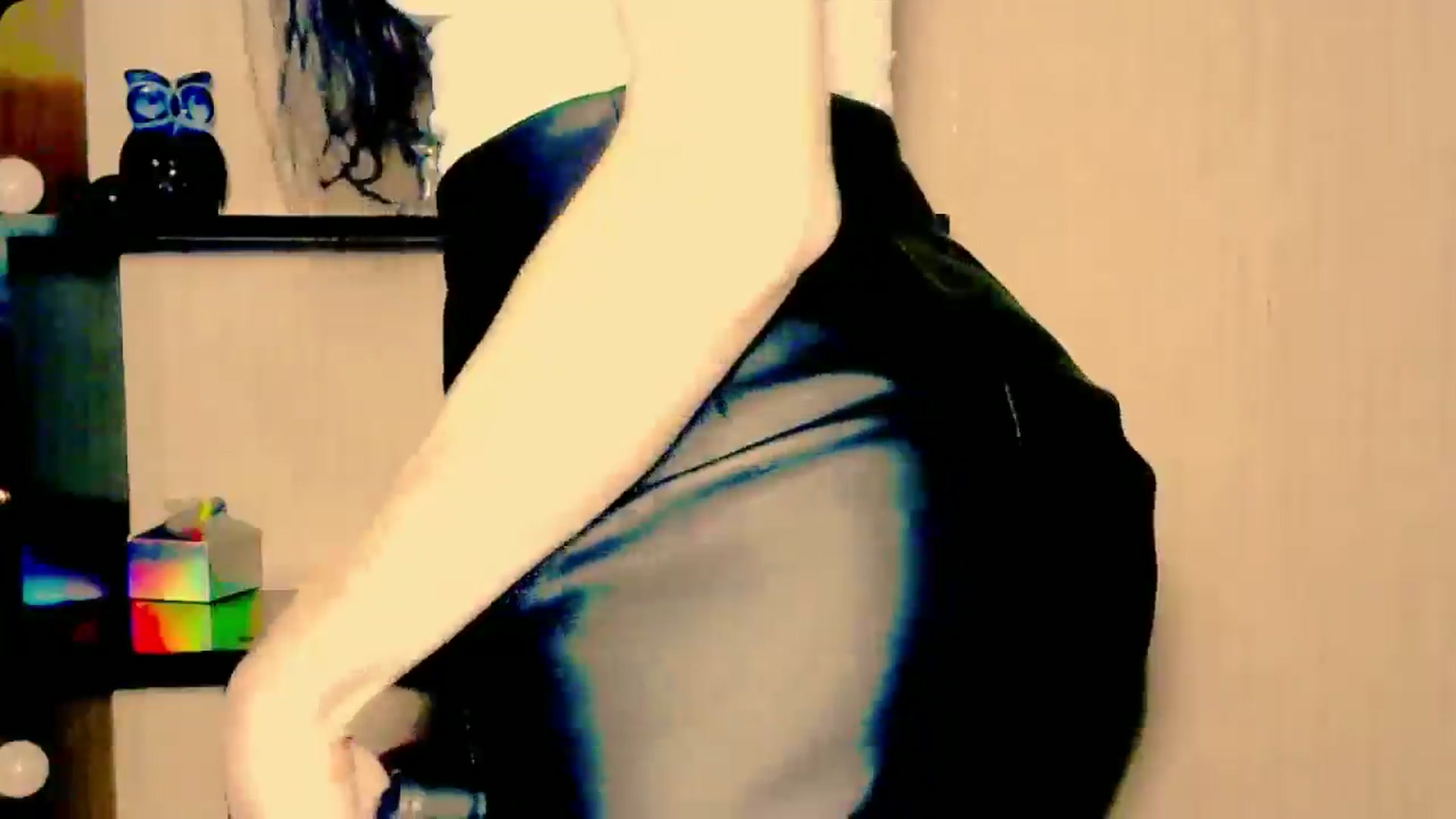 Gallery image thumbnail from Frioninny's myfreecams stream on, 04/18/2026, 20:22 image 10 of 20